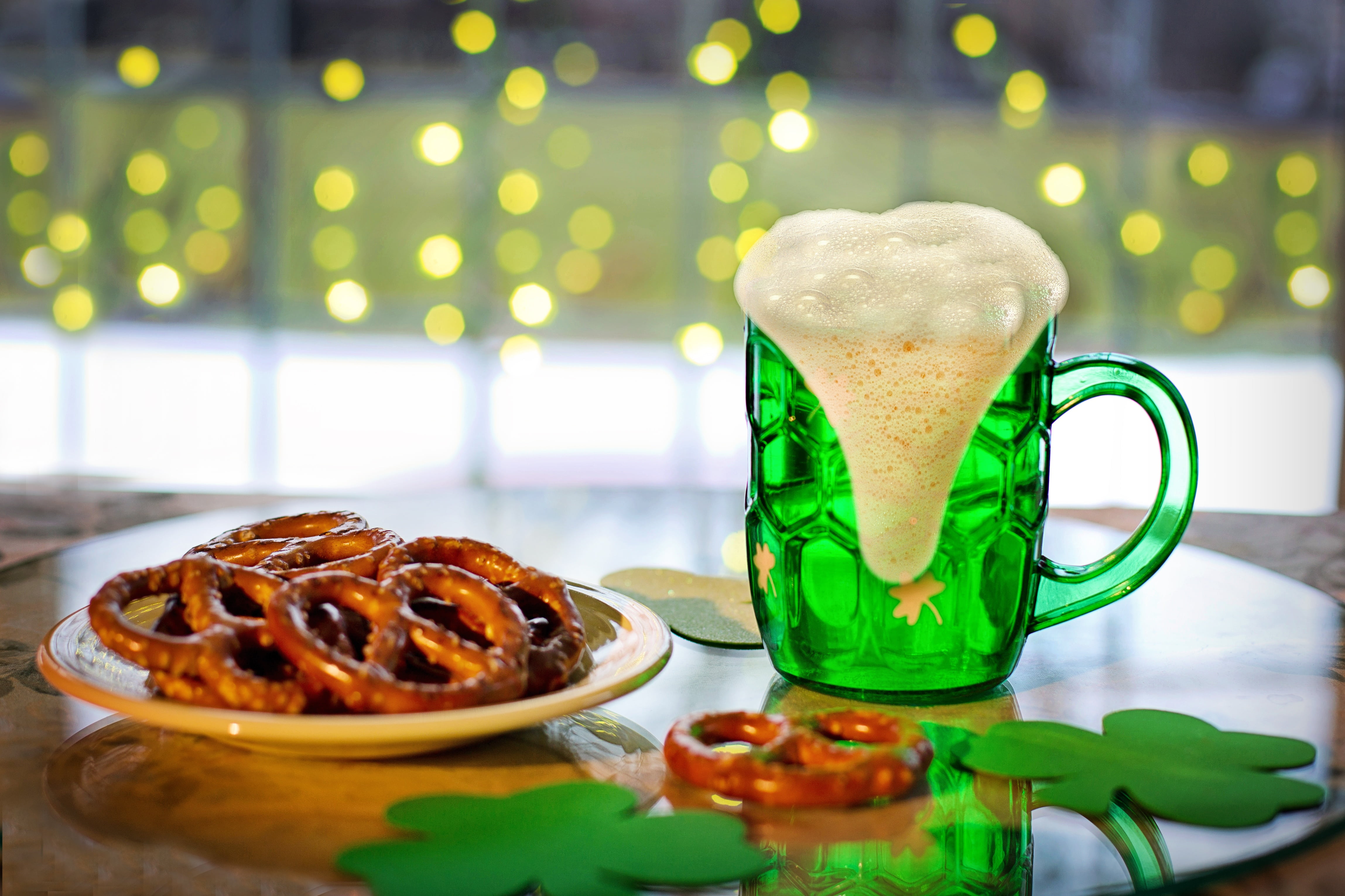 alcohol, beer, green beer, close-up, green, crockery, refreshment, baked, glass, no people, plate, green color, stein, st patricks day, traditional, happiness, HD Wallpaper