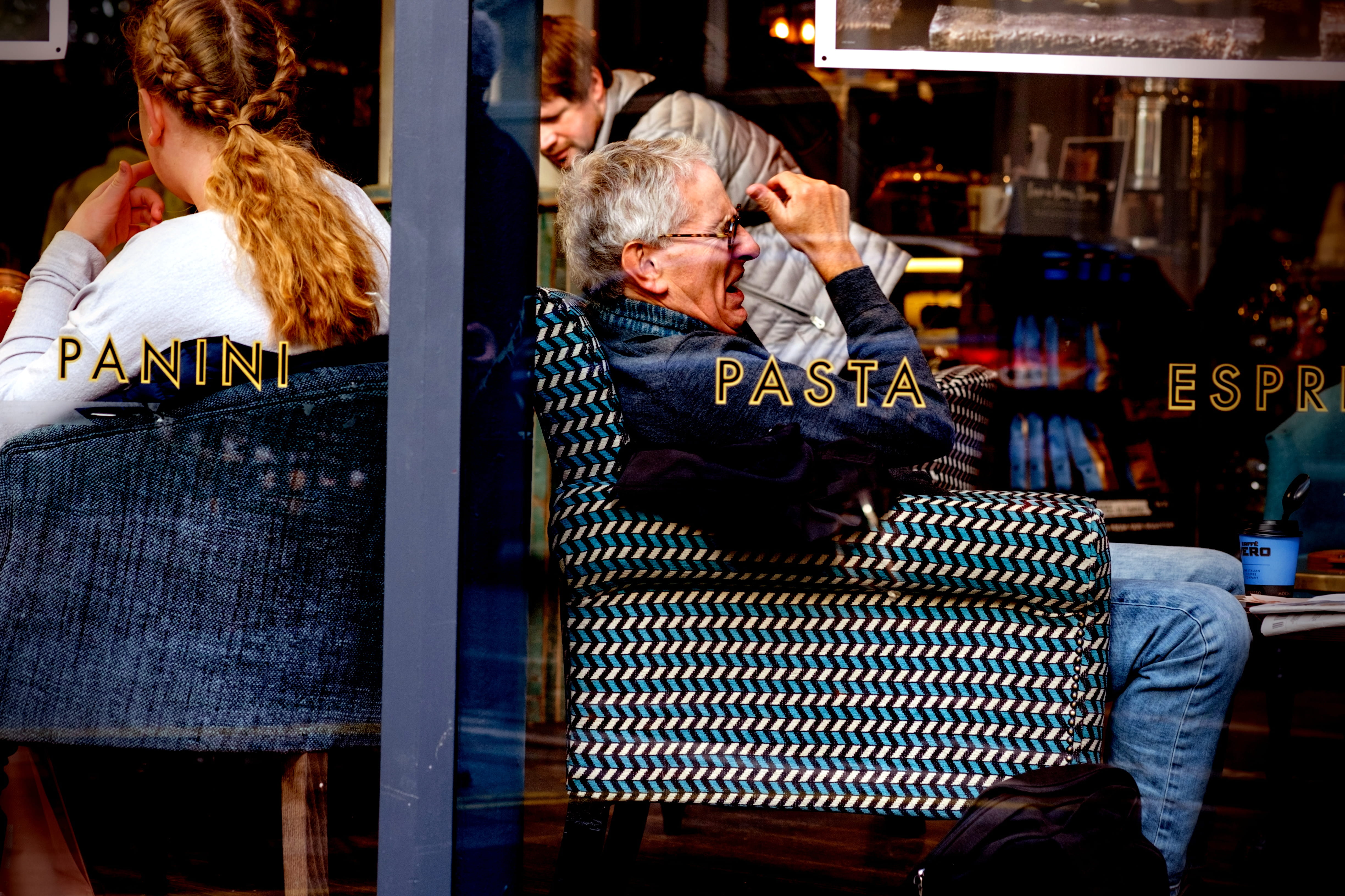 casual clothing, men, people, break, behind, seat, real people, coffee shop, senior women, group of people, pastum, wearing, human, woman, long, person, HD Wallpaper