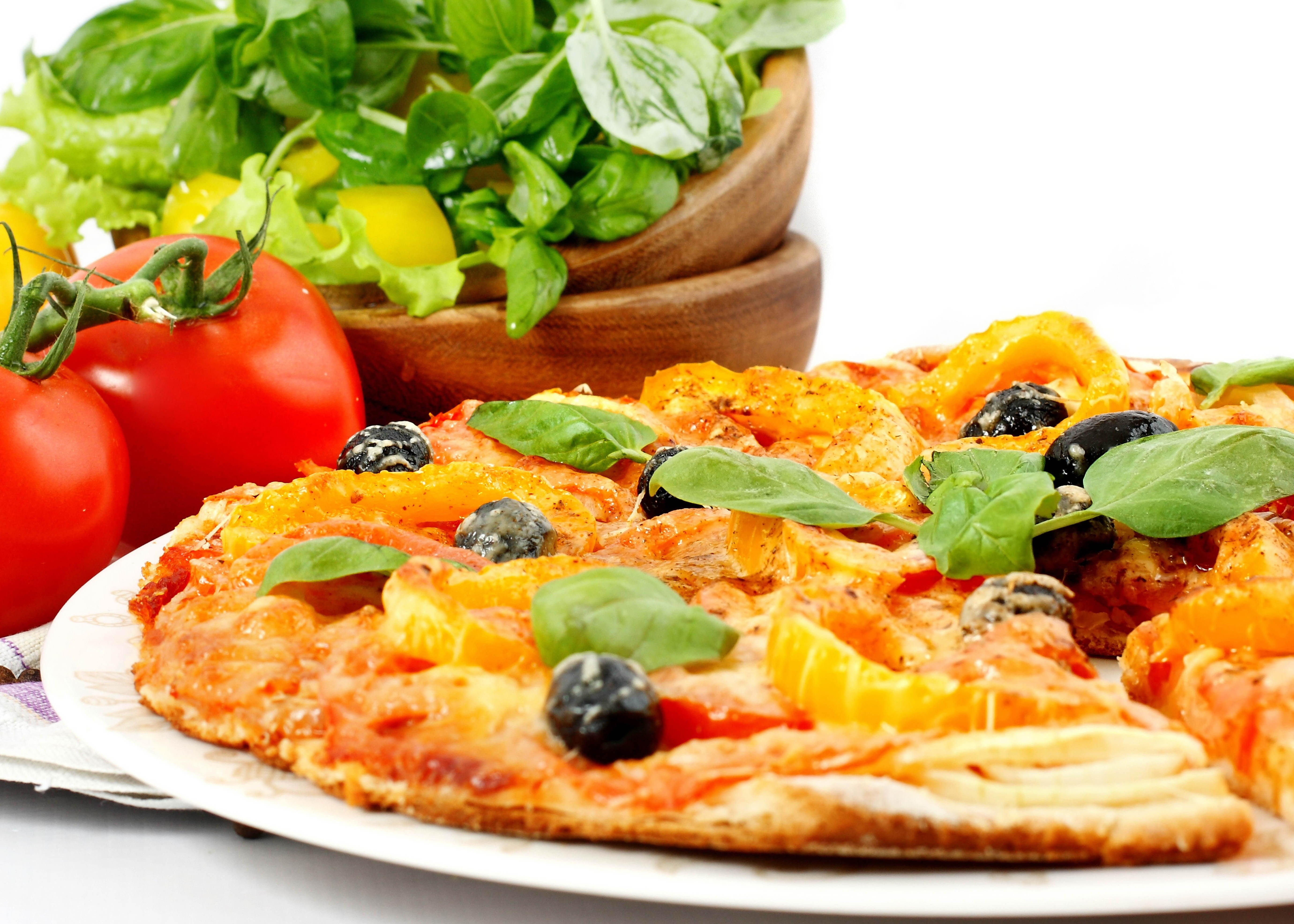leaf, dough, ready-to-eat, white, italian Culture, tomato, tomatoes, pepper - Vegetable, healthy Eating, olive, homemade, pasta, italy, plate, pizza, mint leaf - culinary, HD Wallpaper