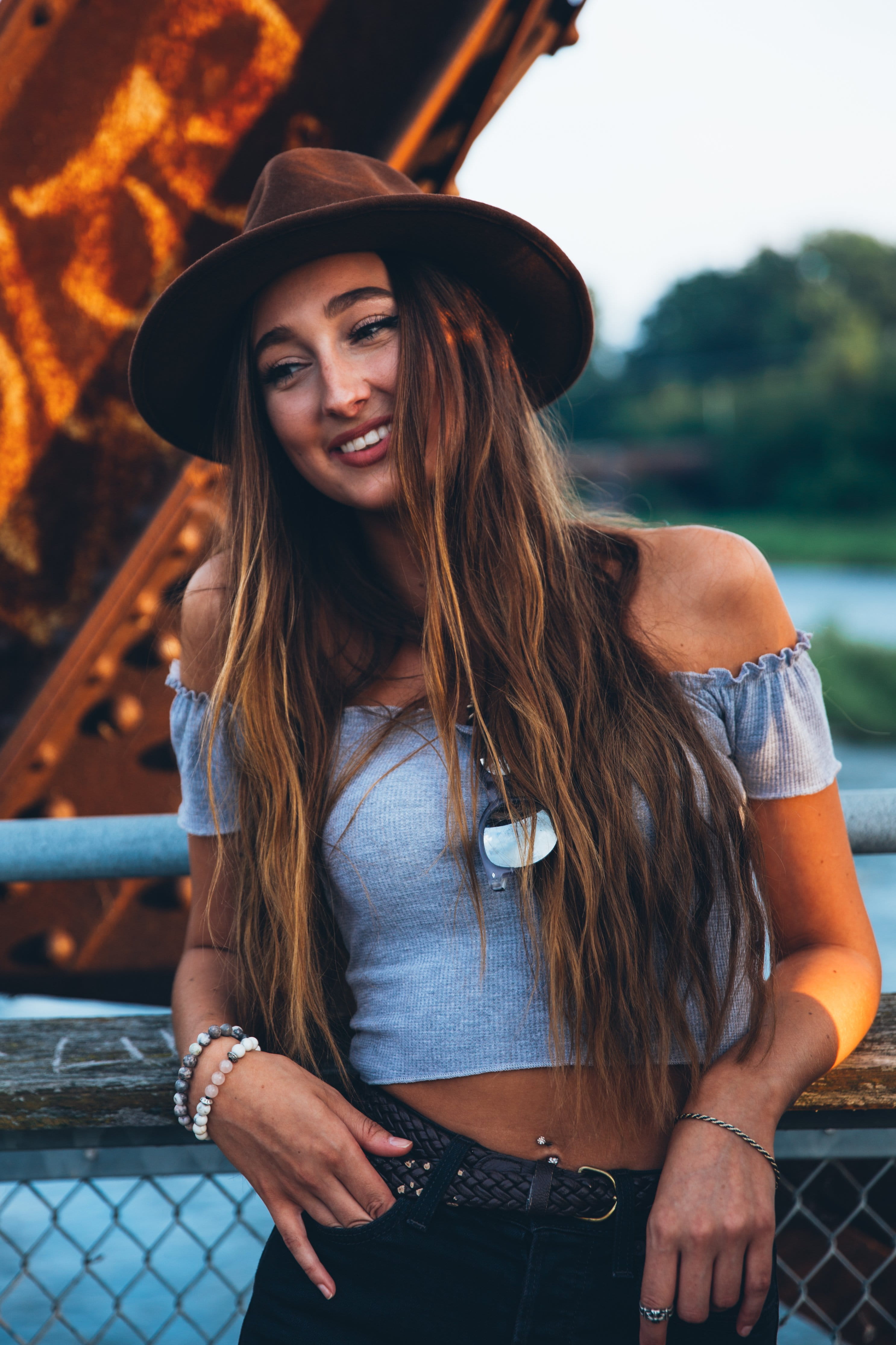 lifestyles, 4K, teenager, looking at camera, real people, outdoors, front view, Smile, beautiful woman, hair, long hair, Fashion, woman, portrait, adult, Phone HD Wallpaper