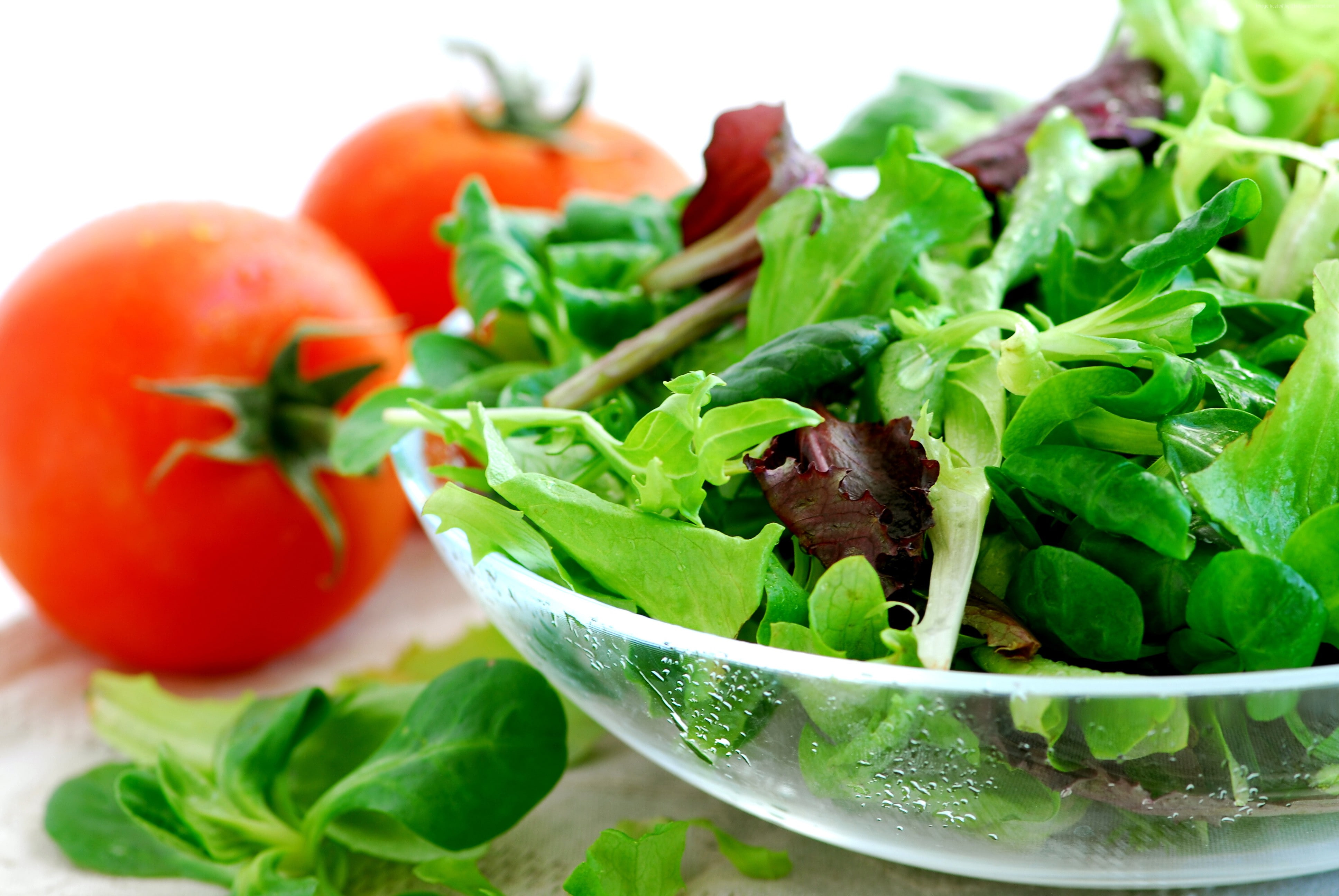 dieting, crockery, no people, fruit, green, leaf vegetable, tomato, vegetable, wellbeing, healthy eating, recipe, tomatoes, cooking, bowl, indoors, mix lettuce, HD Wallpaper
