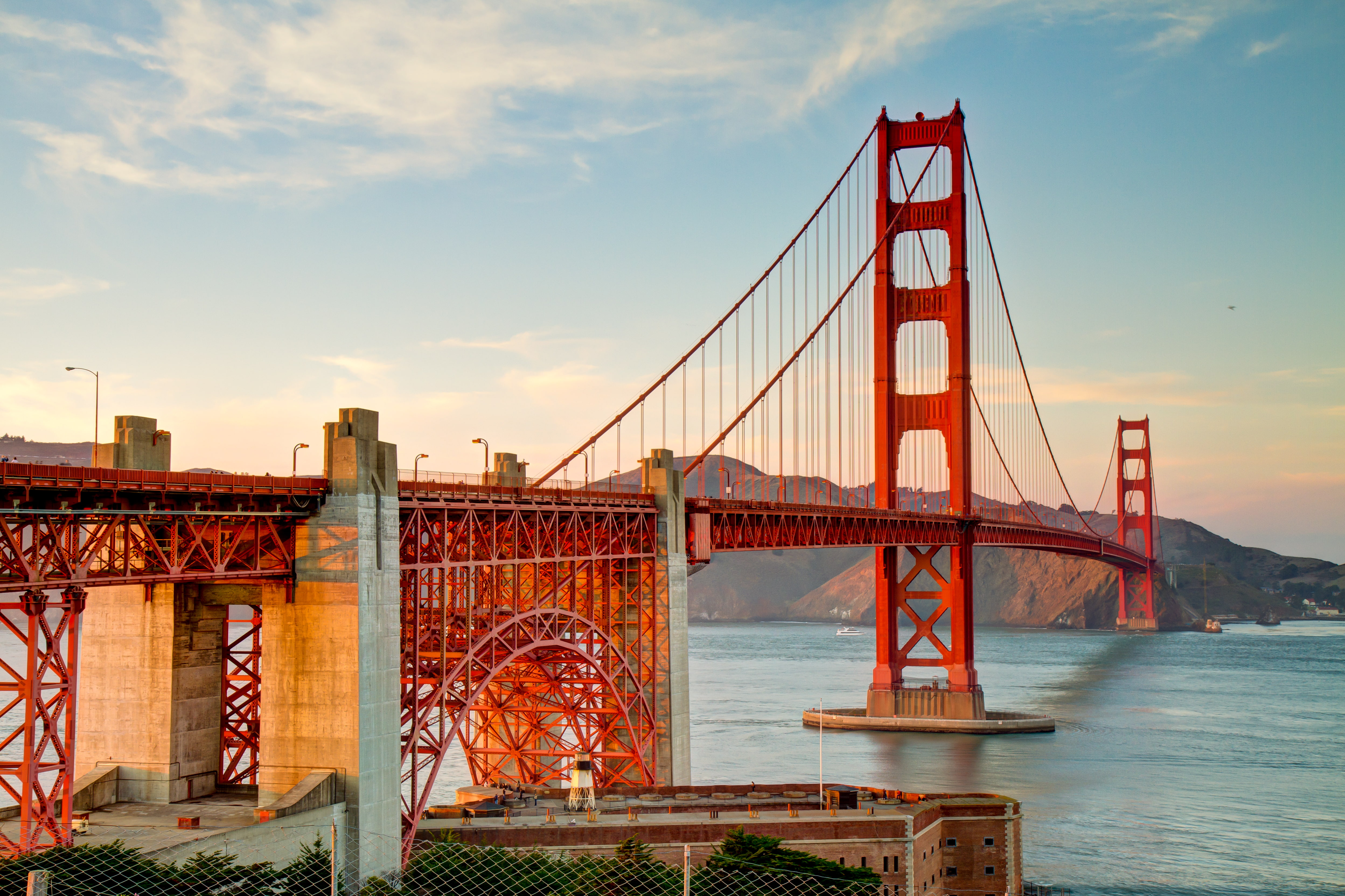 traffic, bay Of Water, golden Gate Bridge, city, clouds, blue, connection, built Structure, architecture, urban Scene, engineering, famous Place, gate, HD Wallpaper