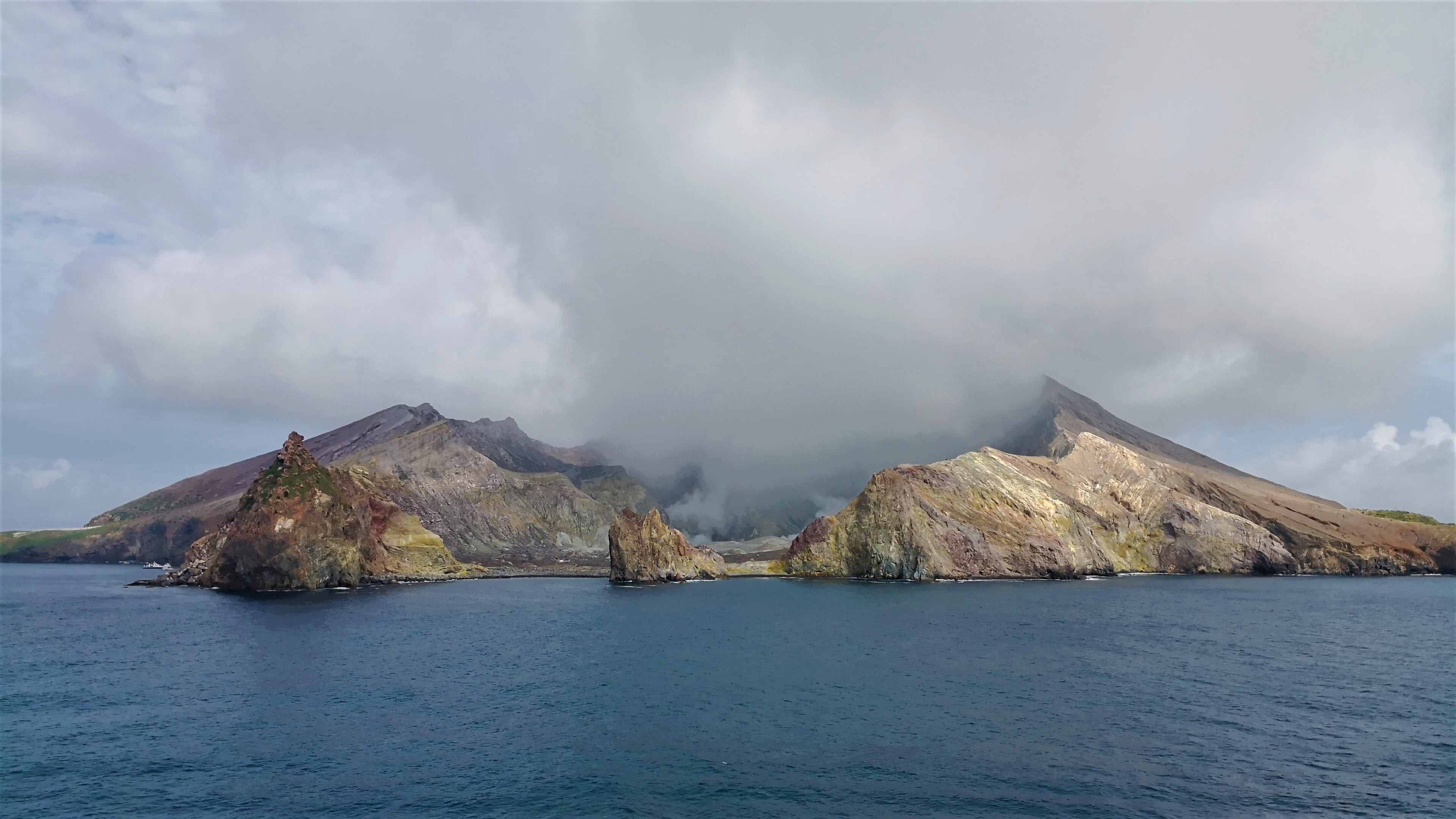 no people, rock - object, white island, nature, rock, volcanic, marine volcano, sky, bay of plenty, sea, tranquility, outdoors, non-urban scene, scenics - nature, HD Wallpaper