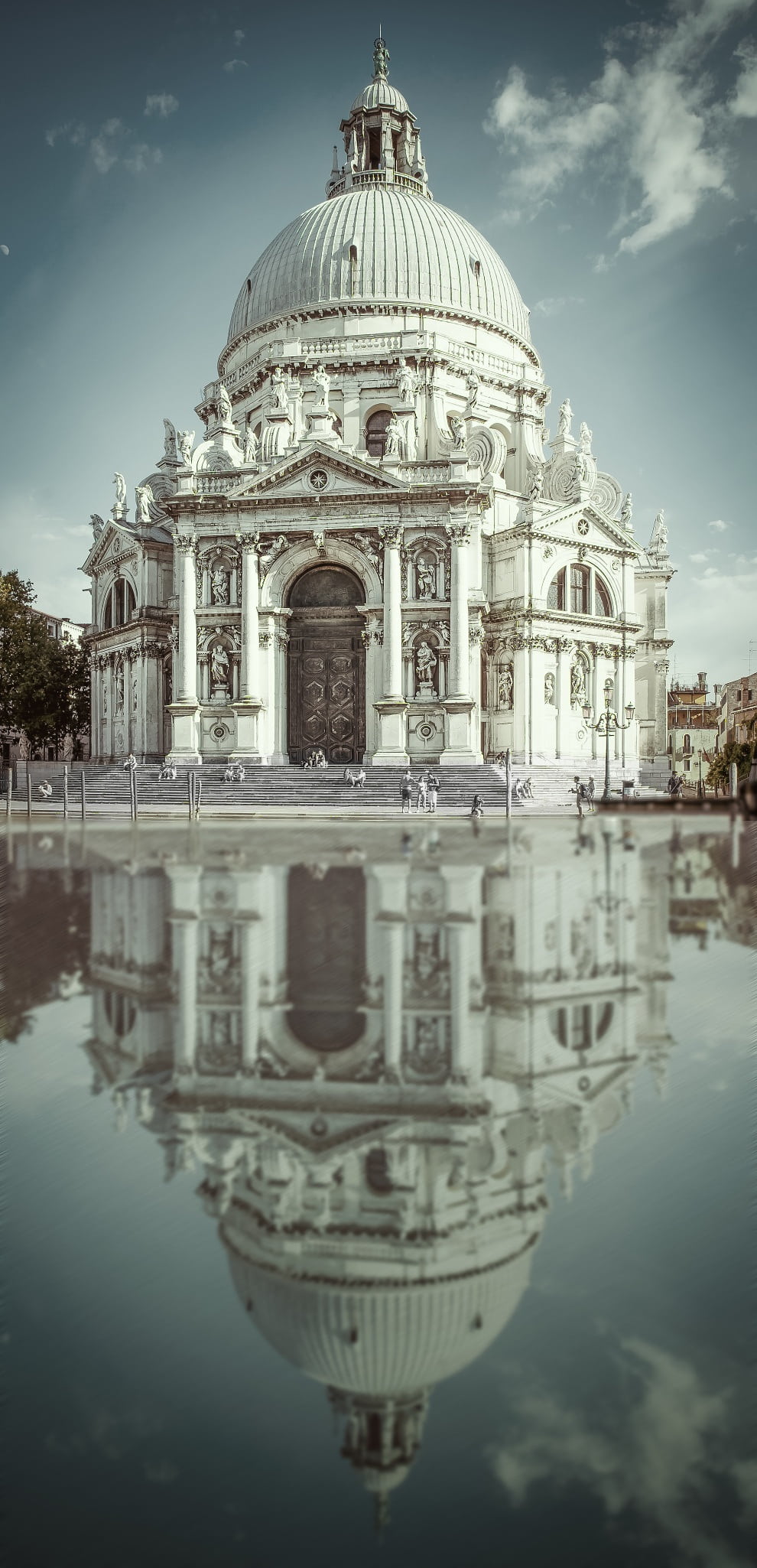 basilica, sky, the past, government, outdoors, water, dome, built structure, belief, city, travel destinations, waterfront, tourism, nature, structure, Phone HD Wallpaper