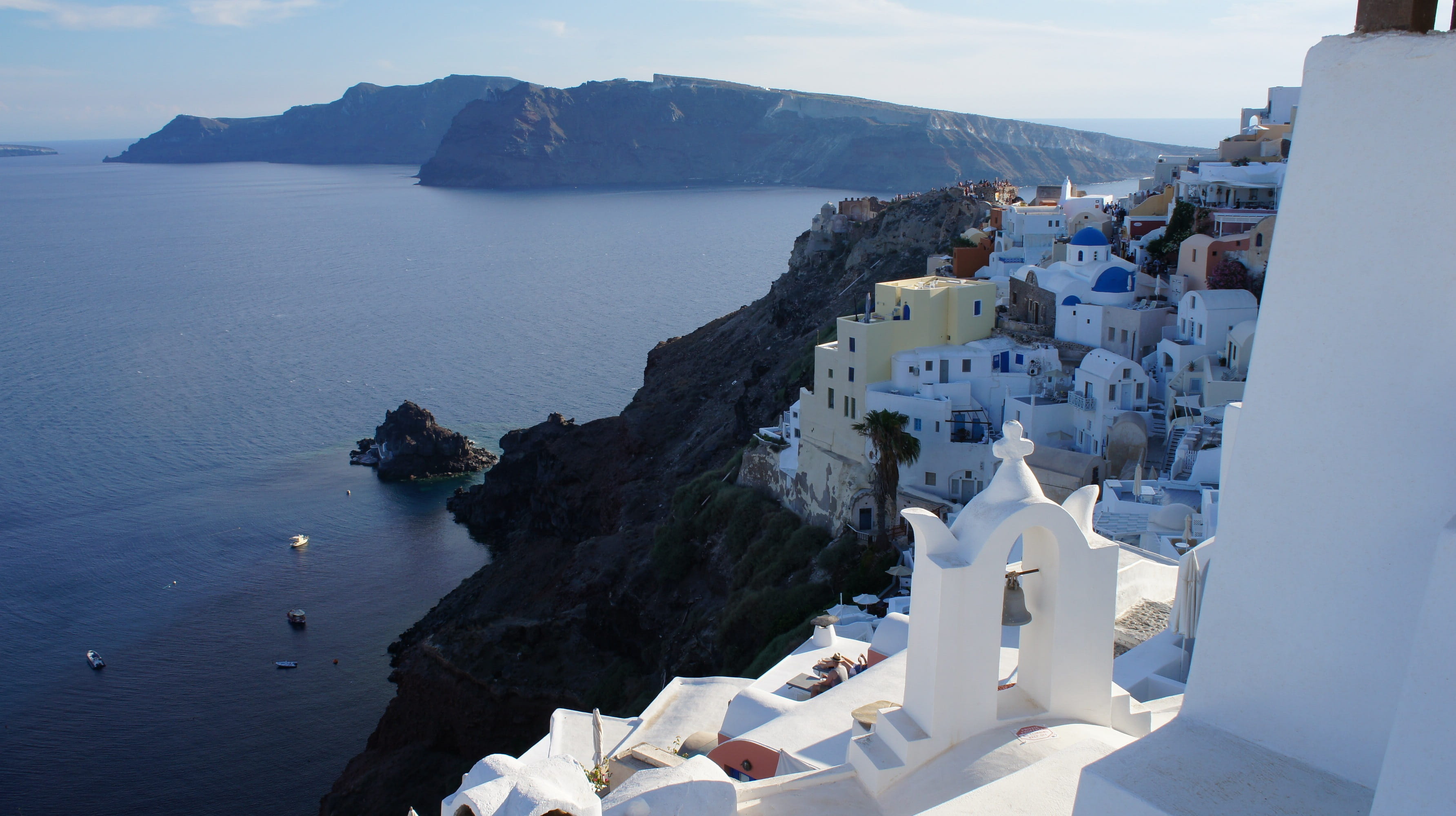 building exterior, fira, day, summer, scenics - nature, water, mediterranean, dome, landscape, residential district, nature, sea, island, mountain, oia, HD Wallpaper