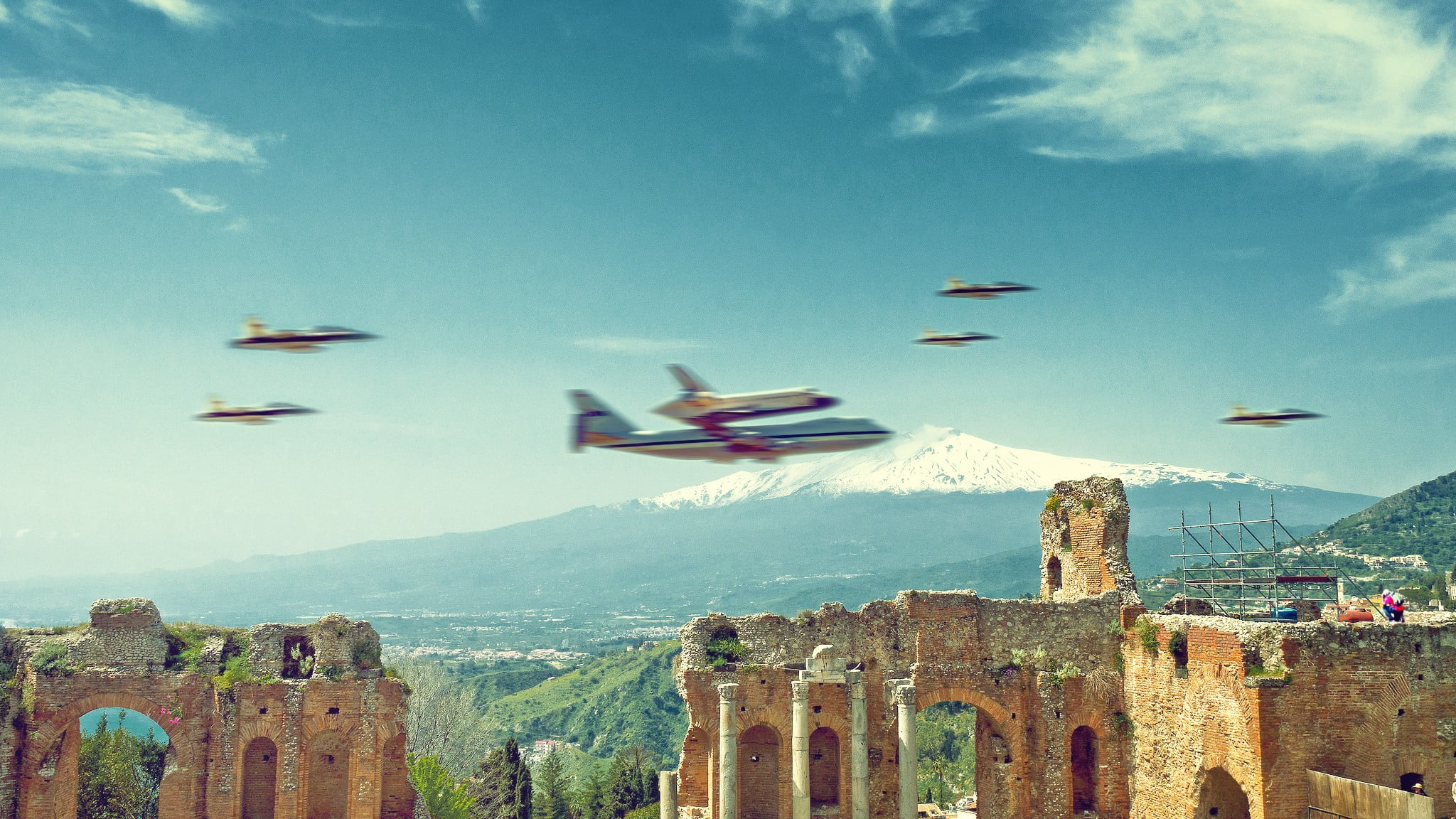 ruins, white, group of animals, animals in the wild, history, flying, building exterior, 1080P, cloud - sky, animal, outdoors, day, the past, sky, animal themes, HD Wallpaper