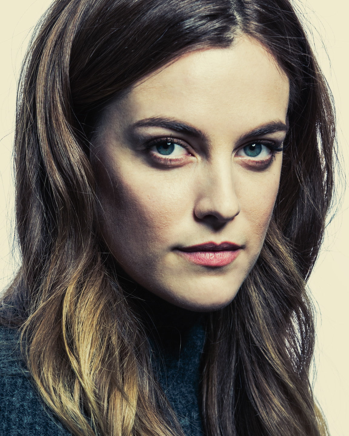 close-up, fashion, 720P, blue eyes, beauty, portrait, studio shot, front view, brown hair, beautiful woman, Riley Keough, women, actress, young adult, Phone HD Wallpaper