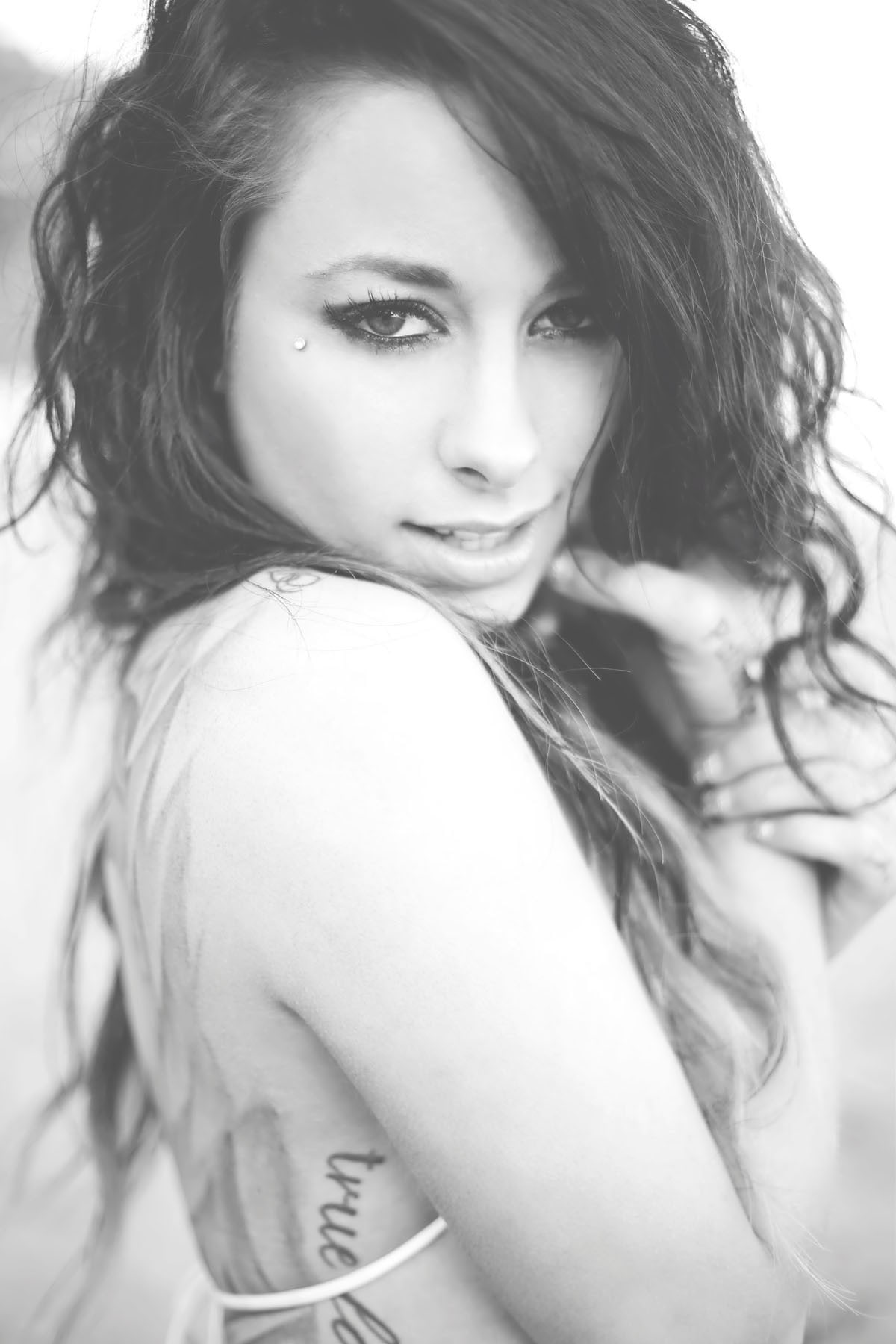 one person, hair, adult, young women, hairstyle, fashion, brown hair, tattoo, beautiful woman, fashion model, young adult, piercing, women, model, temptation, Phone HD Wallpaper