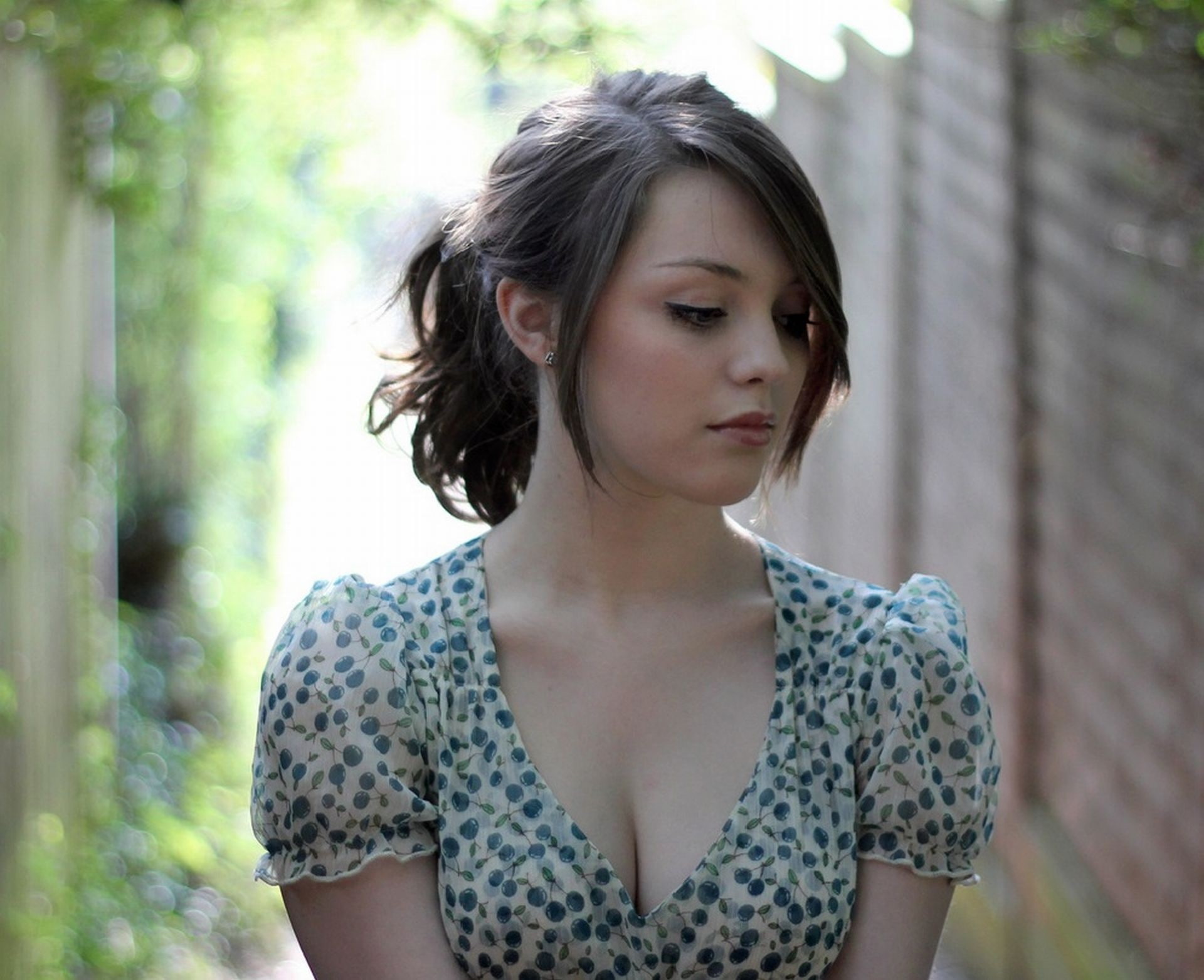 x, imogen, brunettes, dyer, women, girl, 1080P, hd, dress, cleavage, outdoors, people, earrings, art, HD Wallpaper