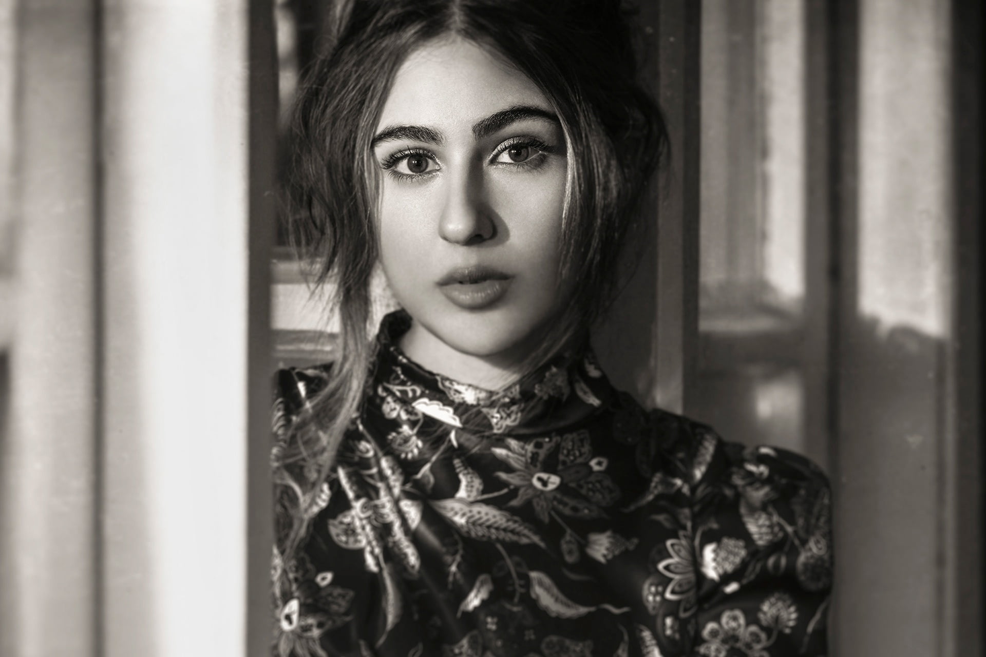 Sara Ali Khan, Girl, Black and White, Face, Indian, Model, 1080P, Actress, Bollywood, Actresses, HD Wallpaper