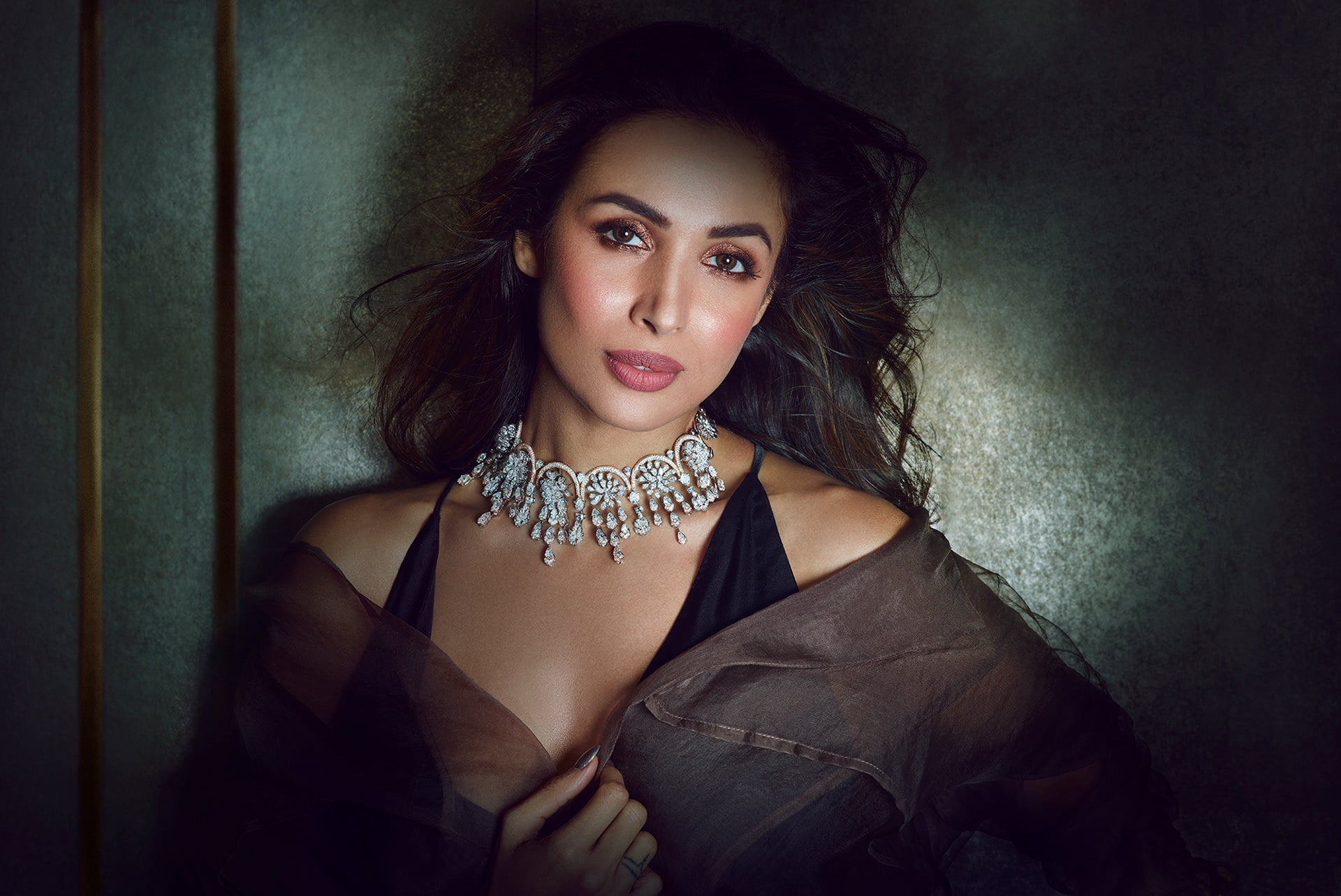 Jewelry, 1080P, Brown Eyes, Indian, Malaika Arora Khan, Necklace, Actresses, Actress, Bollywood, Black Hair, HD Wallpaper