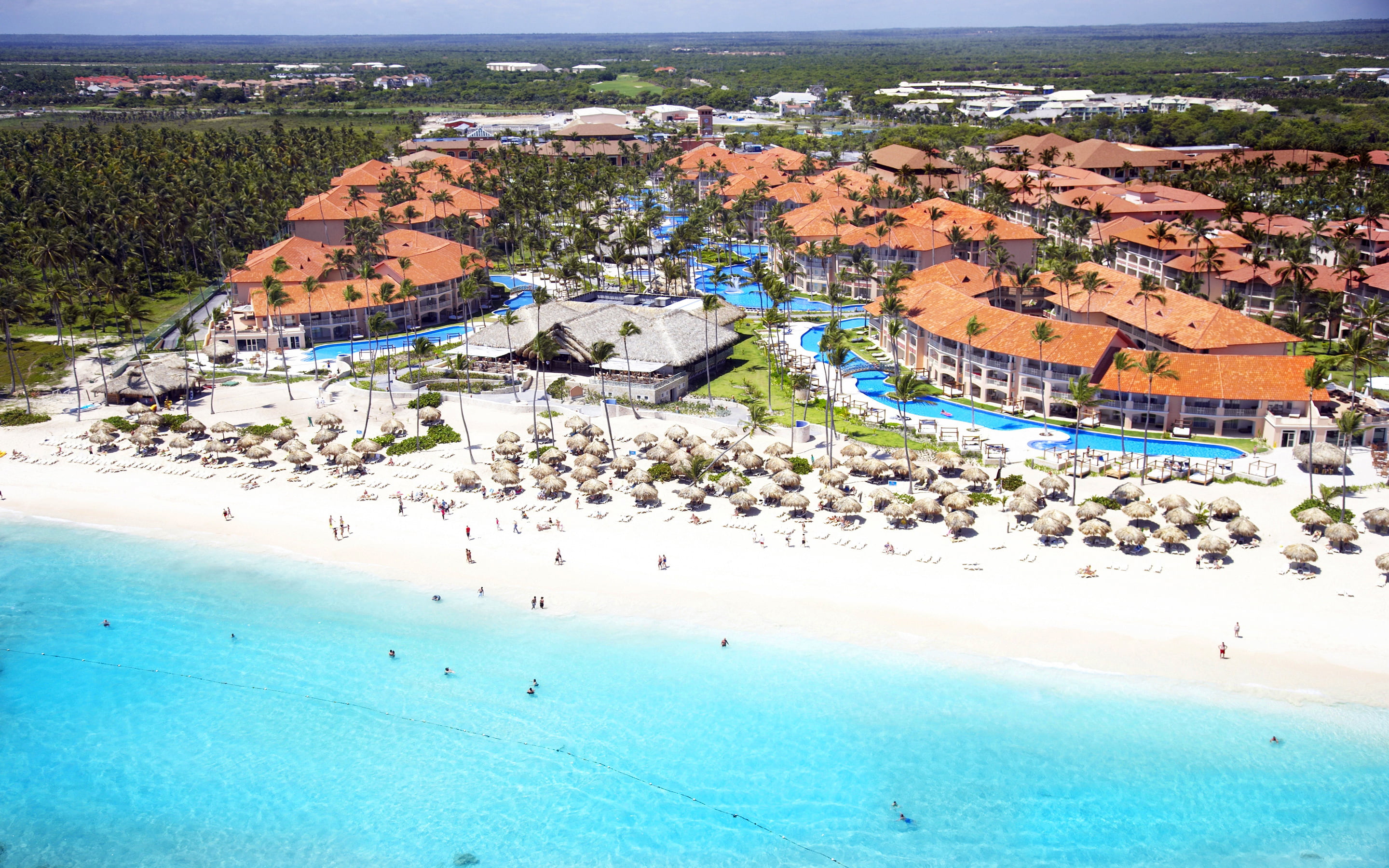 high angle view, tree, architecture, plant, travel destinations, built structure, resorts, republic, hotel, air, building, crowd, residential district, HD Wallpaper