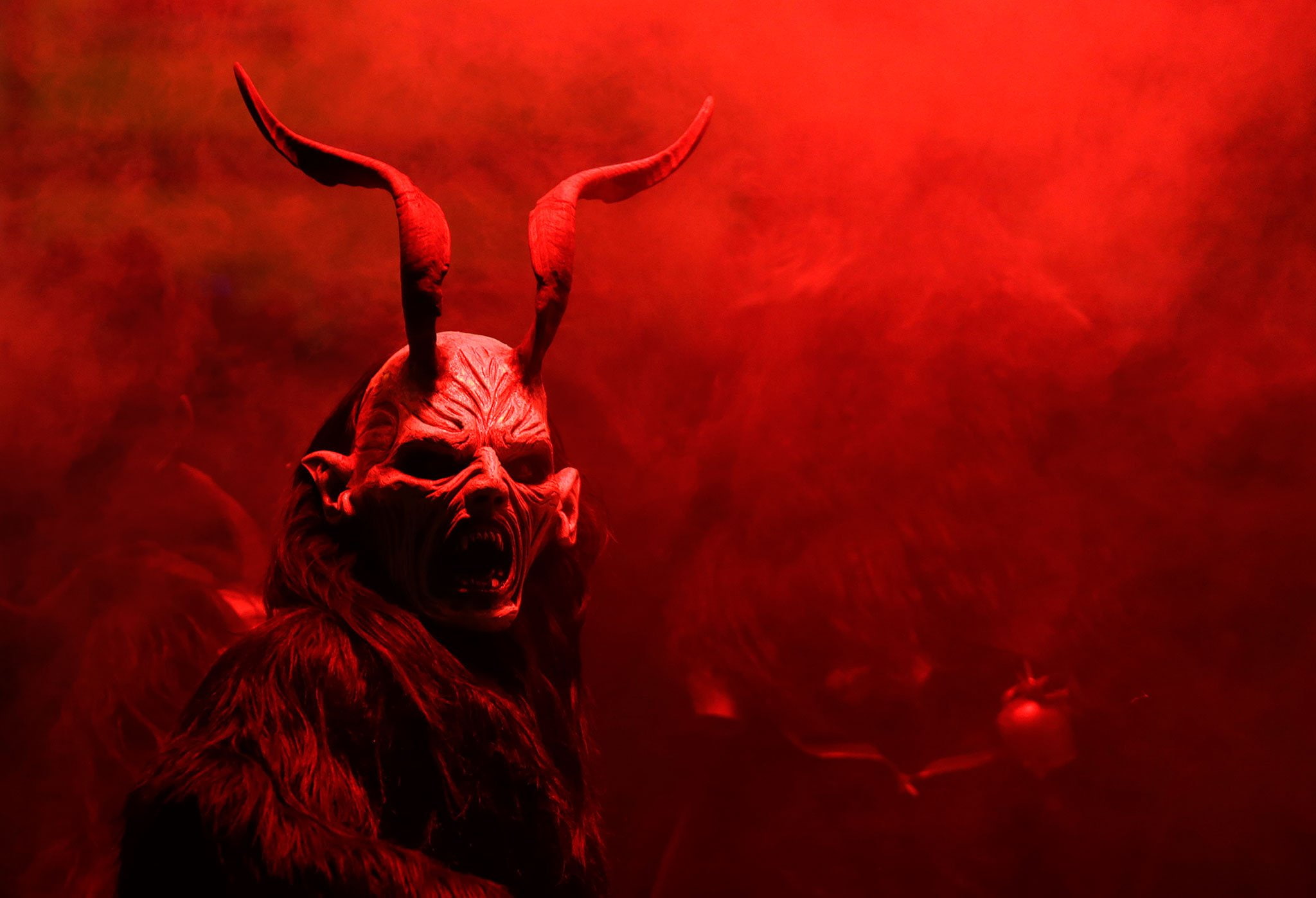 horned, animal body part, Evil, one animal, portrait, deer, front view, mammal, horror, christmas, red background, red, Storyr, Dark, demon, monster, people, HD Wallpaper