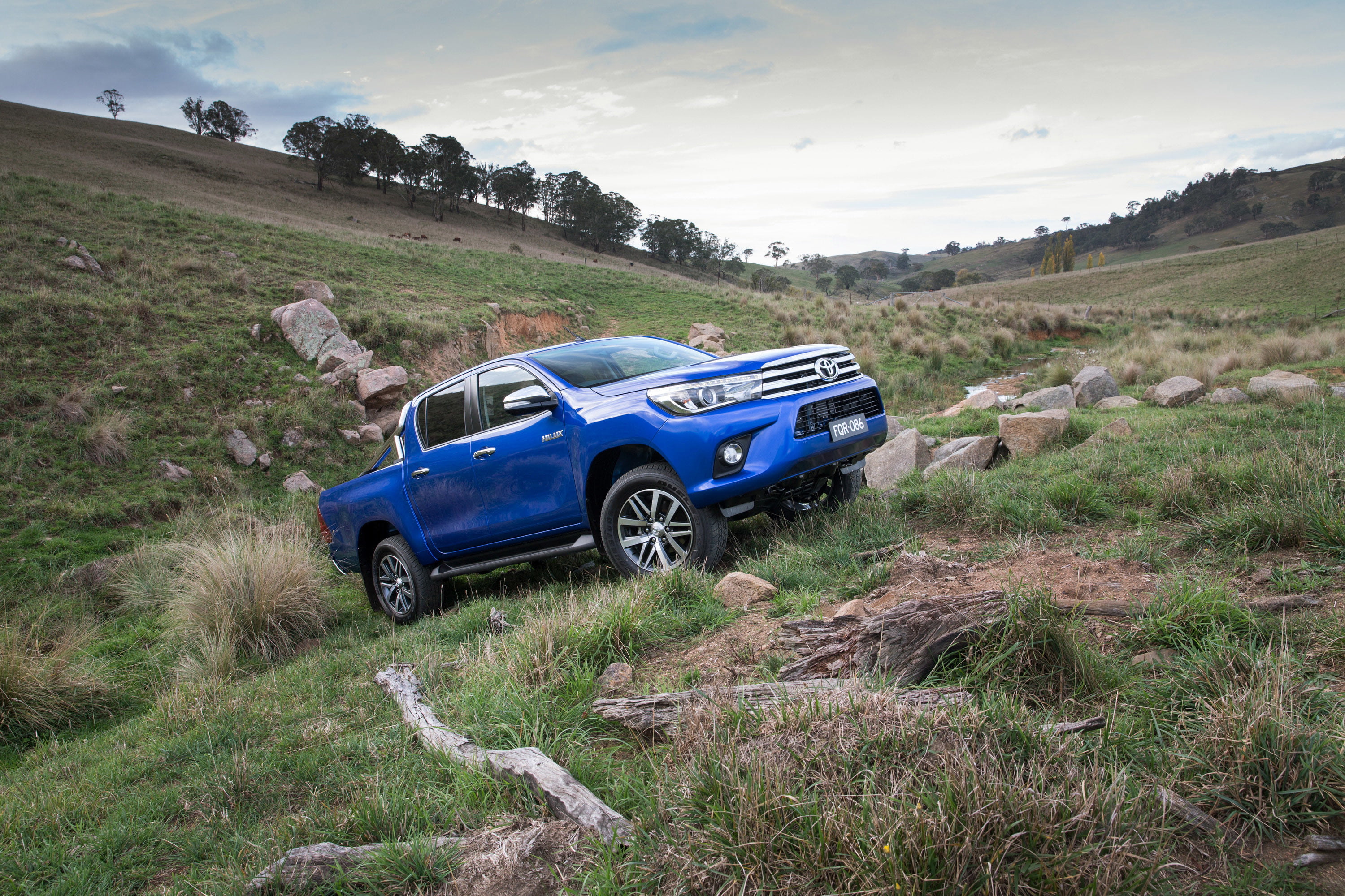 land vehicle, pickup, transportation, nature, day, 2K, environment, land, Toyota, mode of transportation, jeep, landscape, AU-spec, car, SR5, 4x4, Hilux, HD Wallpaper
