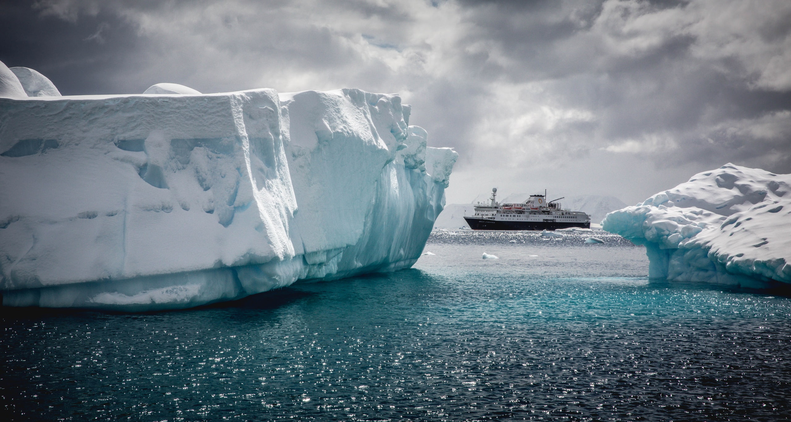 waves, water, iceberg, Arctic, ship, snow, sea, vehicle, clouds, 2K, HD Wallpaper