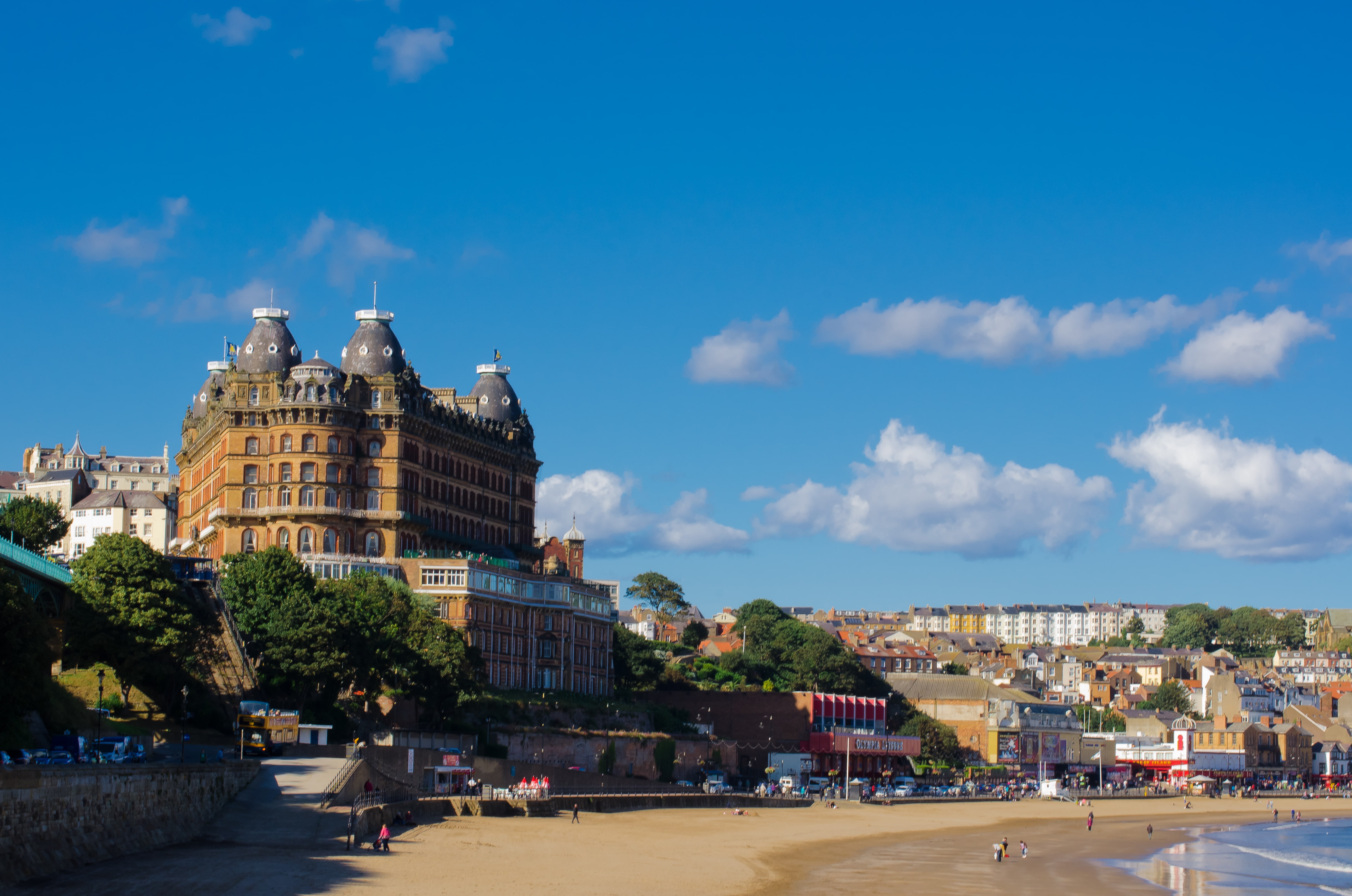 North sea, coast, sandy beach, Scarborough, 4K, North Yorkshire, England, promenade, HD Wallpaper