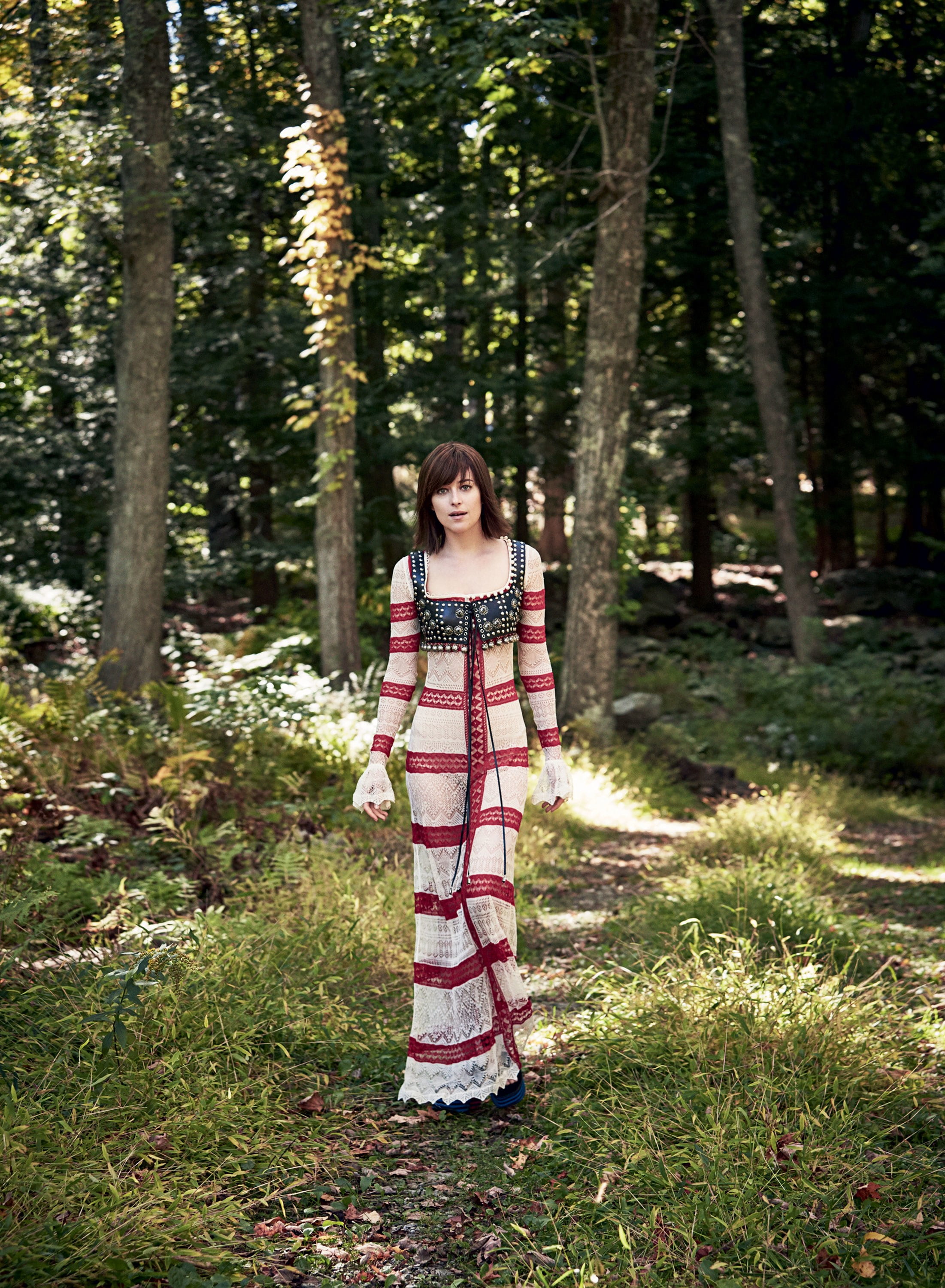 casual clothing, standing, trunk, 2K, day, looking at camera, one person, full length, smiling, Dakota Johnson, women, land, beautiful woman, nature, actress, Phone HD Wallpaper