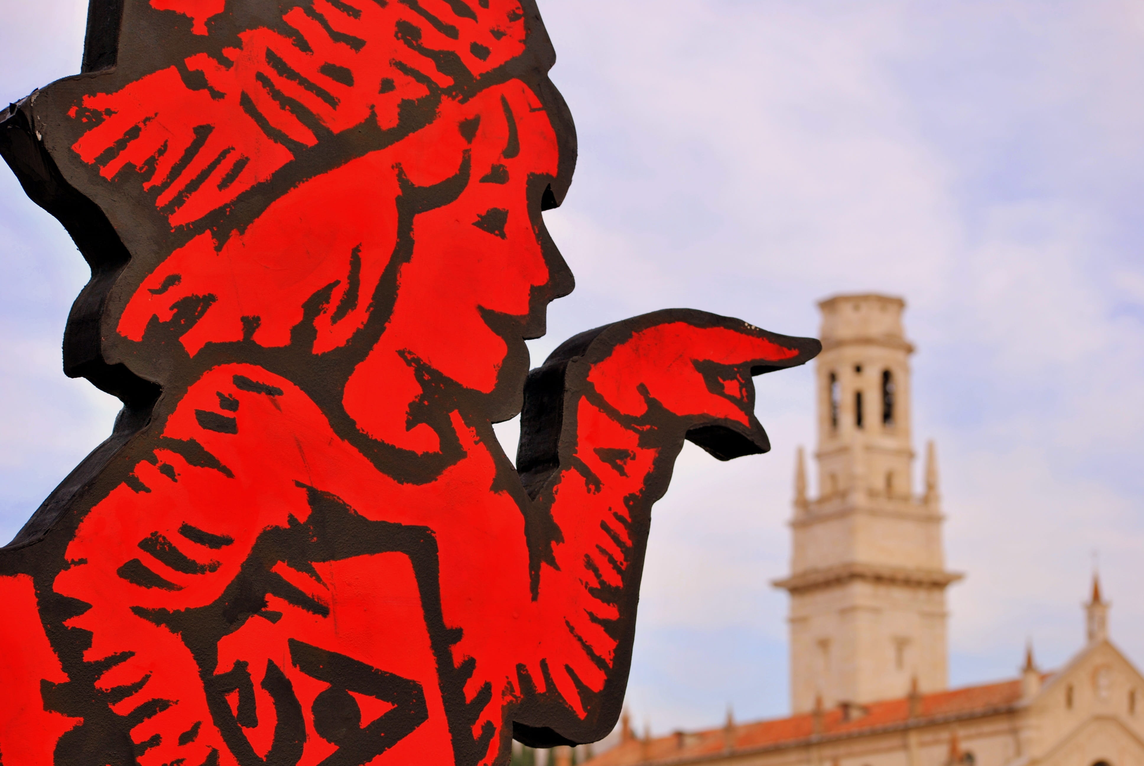 sculpture, city, representation, no people, verona, tourism, tocatì, italy, popular, day, the past, mascot, built structure, history, 4K, architectural column, HD Wallpaper