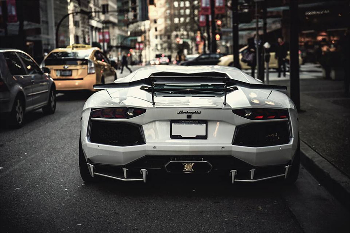 transportation, road, 720P, city life, taxi, aventador, luxury, focus on foreground, Lamborghini, street, architecture, city street, incidental people, HD Wallpaper