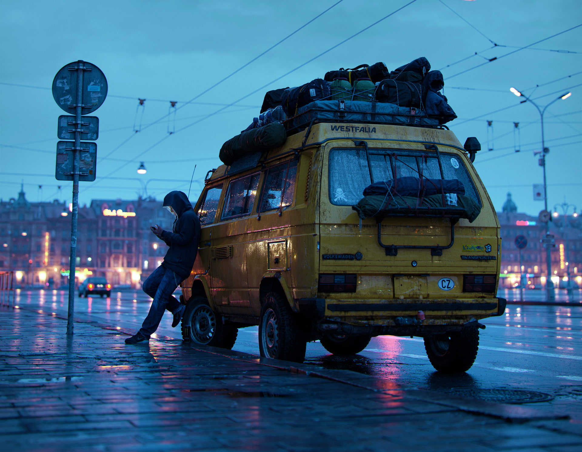 1080P, Volkswagen Transporter, Marek Denko, car, city, street, men, cold, rain, HD Wallpaper