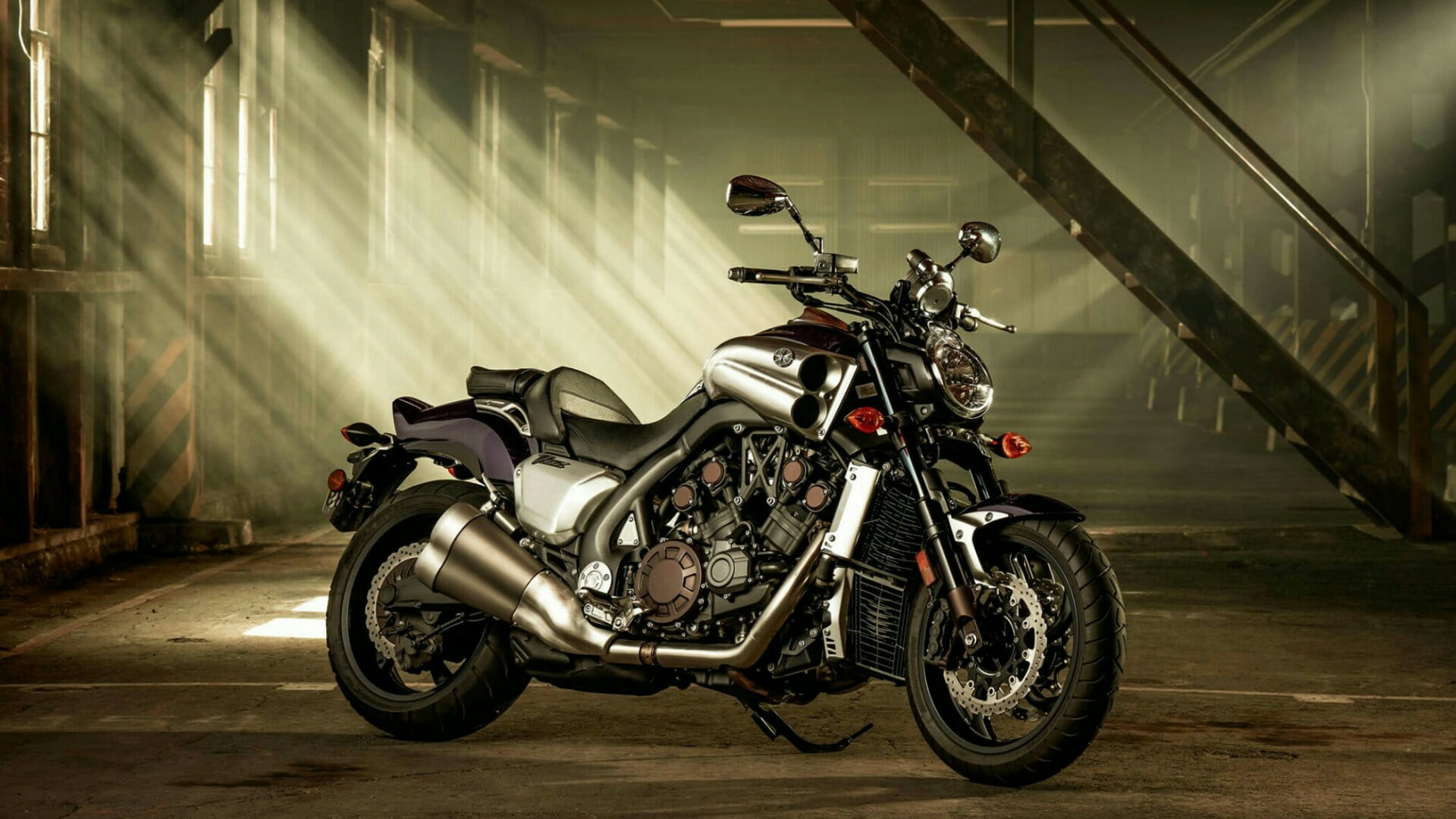 bike, yamaha, no people, street, wheel, built structure, city life, city, vehicle, architecture, outdoors, 1080P, mode of transportation, motorcycle, parking, HD Wallpaper