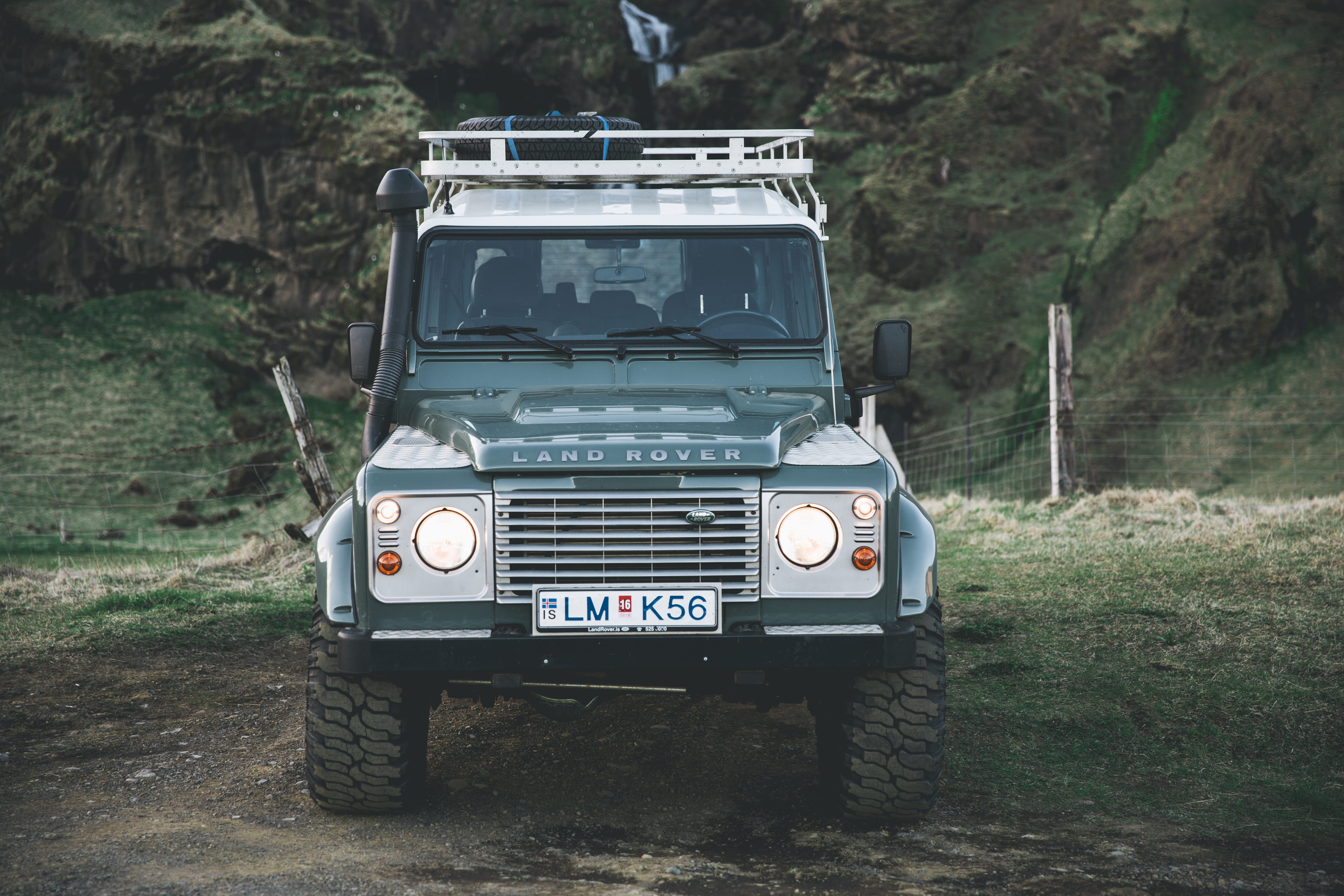 lm, gray, outdoors, k, parked, transportation, field, tree, rover, wilderness, park, travel, day, 5K, green, license, vehicle, retro styled, old, land vehicle, HD Wallpaper
