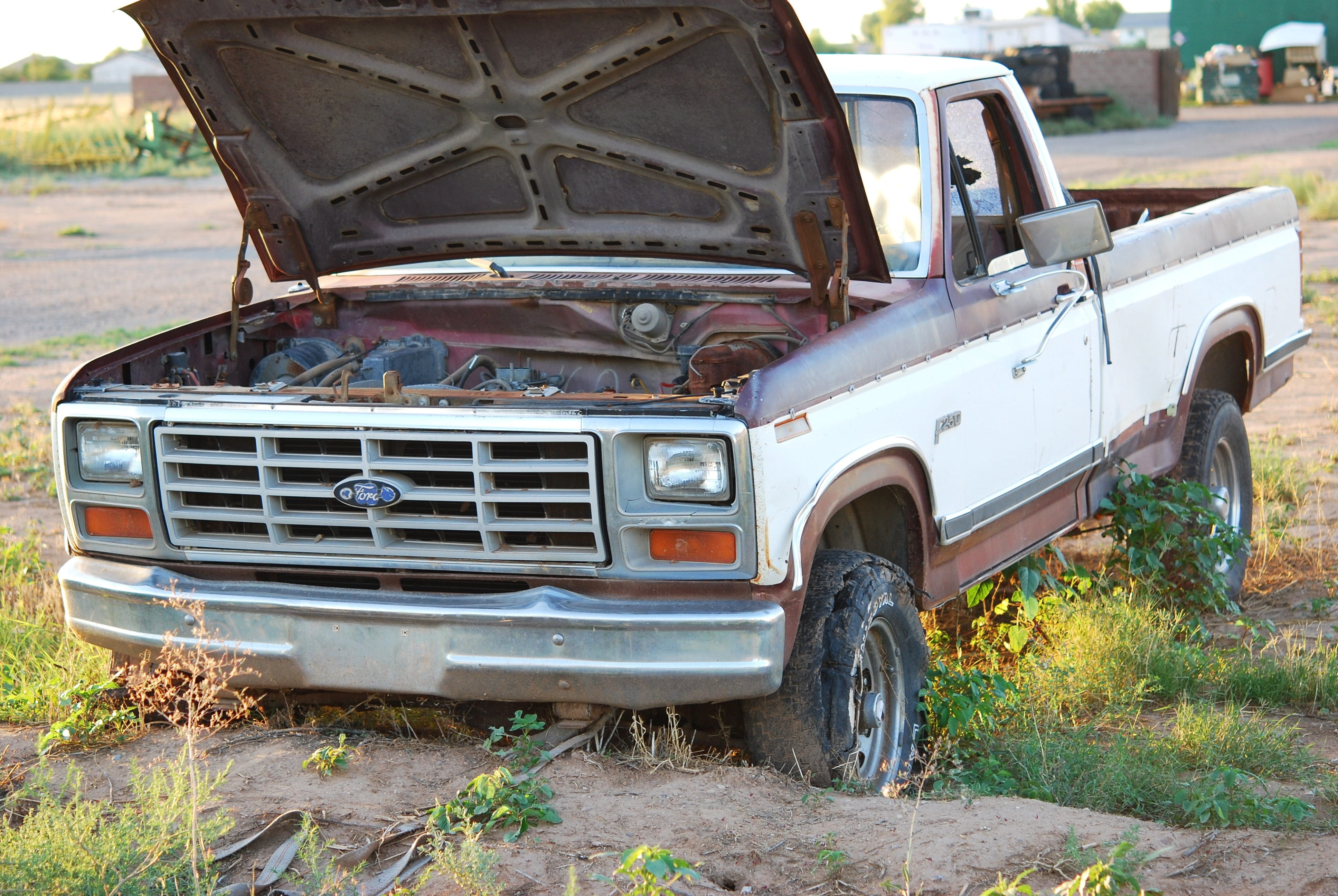 retro styled, old truck, dilapidated, 4K, Ford, single, junkyard, Old, no People, deterioration, abandoned, outdoors, pickup, trucks, old-fashioned, mud, HD Wallpaper