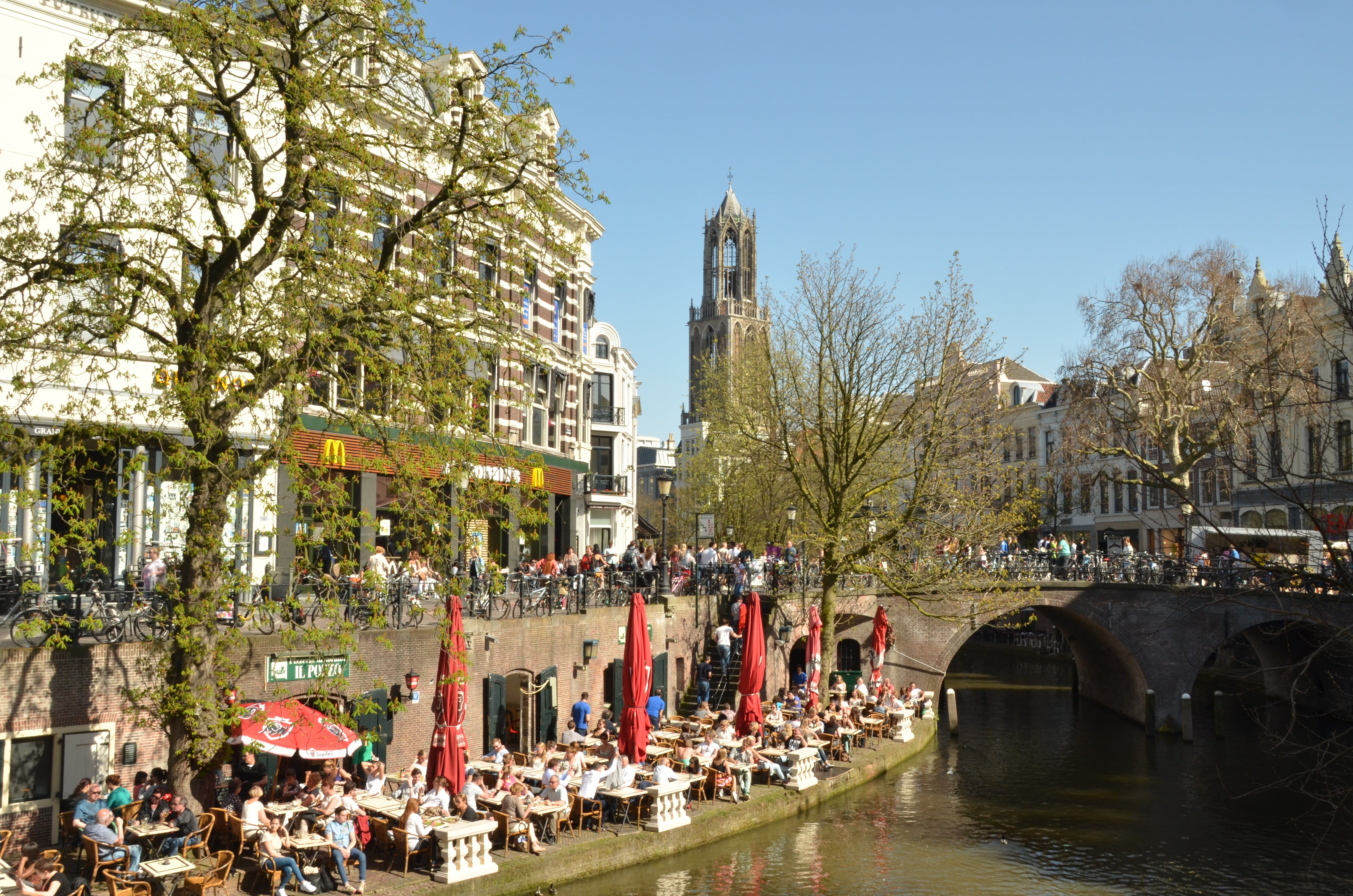 outdoors, people, transportation, building, built structure, 4K, utrecht, building exterior, church, arch bridge, mode of transportation, terrace, body, HD Wallpaper