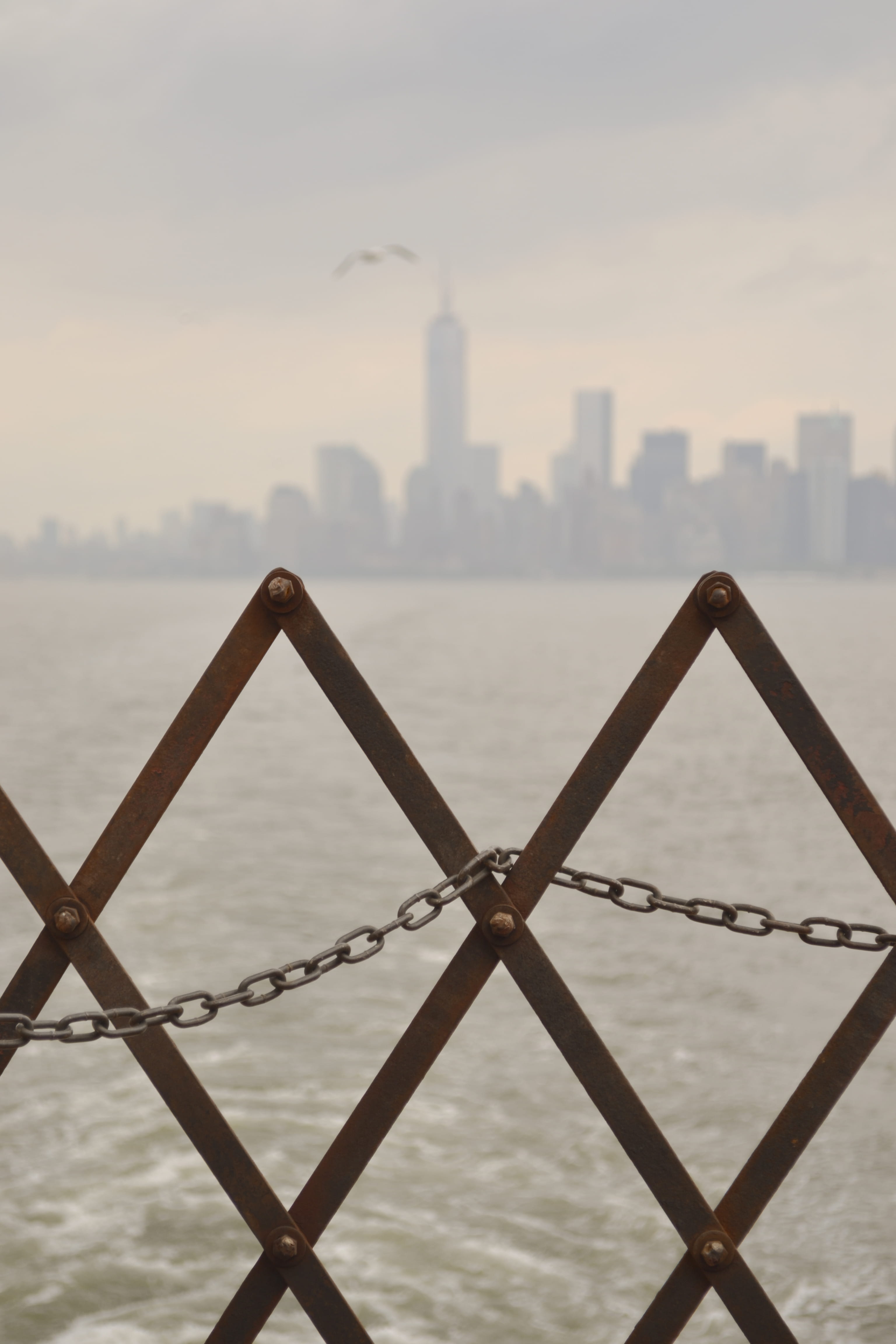fog, financial district, barrier, building exterior, new york, 4K, safety, ferry, stati uniti, nature, built structure, manhattan, city, steel, outdoors, Phone HD Wallpaper