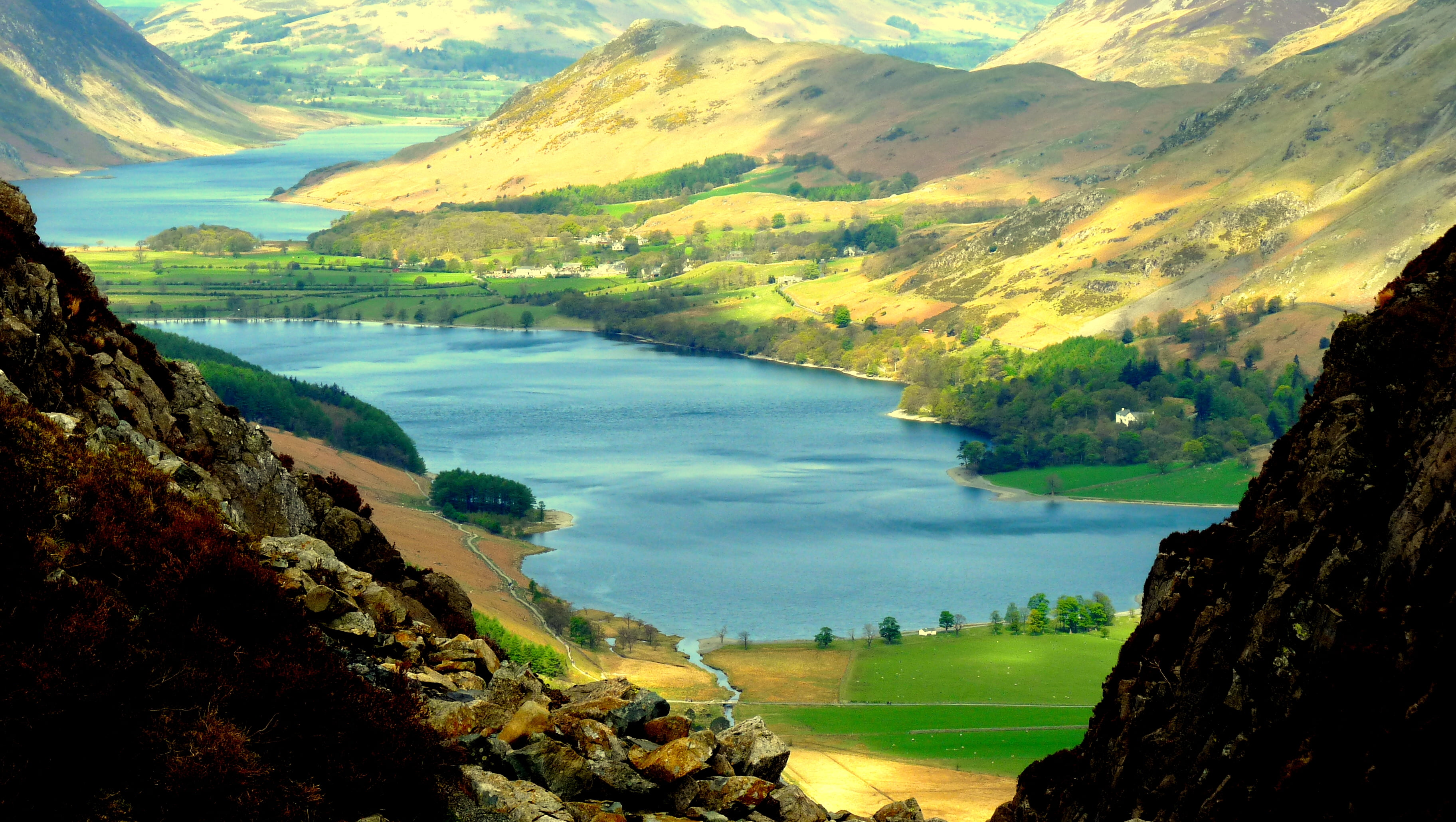 clear river, outdoors, Buttermere, lake, Lake  District, middle, 2K, mountain, scenics, daytime, two mountains, rural Scene, mountains, two, Cumbria, district, HD Wallpaper