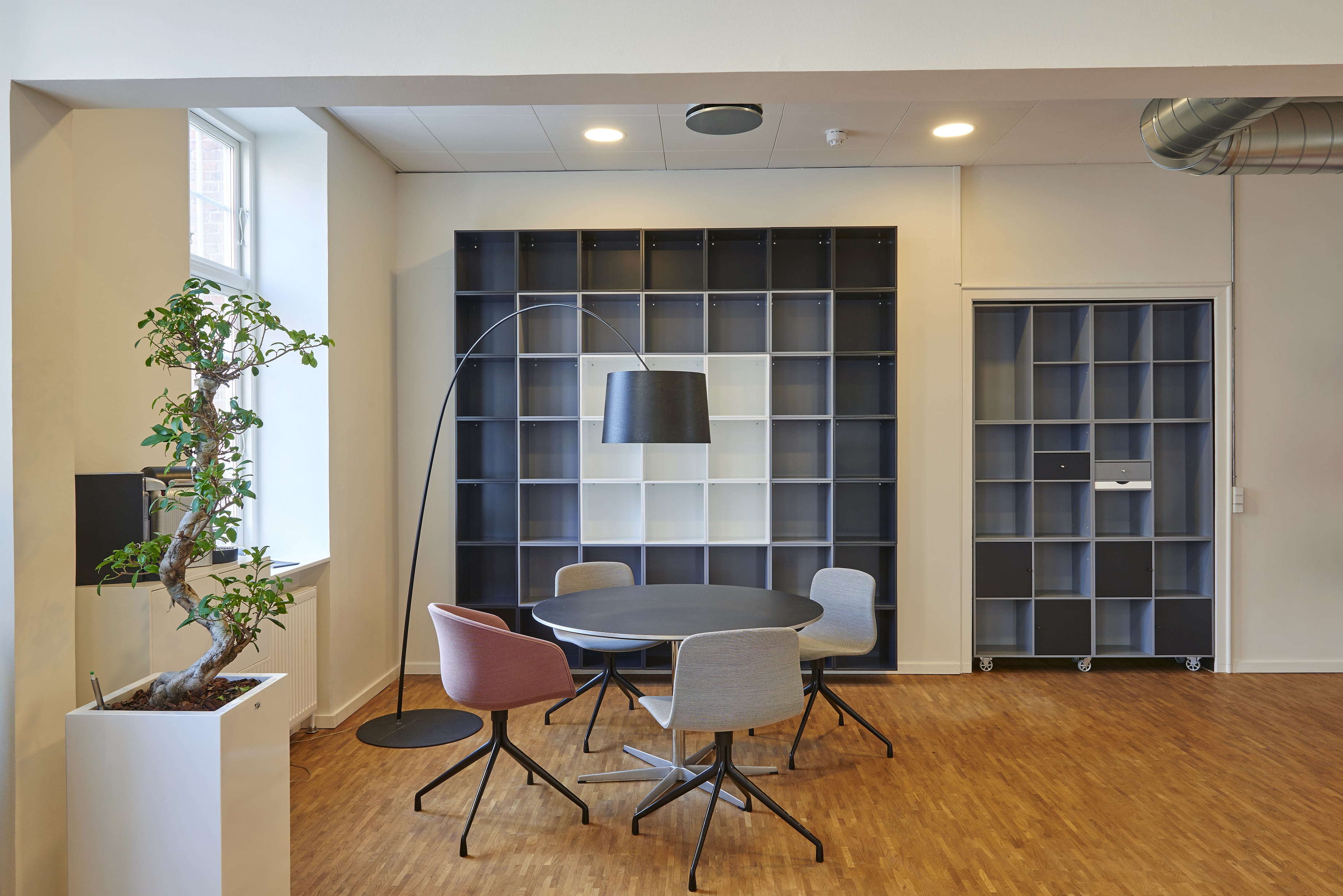 no People, wealth, 2K, table, lamp, furniture, apartment, window, flooring, chair, contemporary, luxury, lighting equipment, book shelves, indoors, design, HD Wallpaper