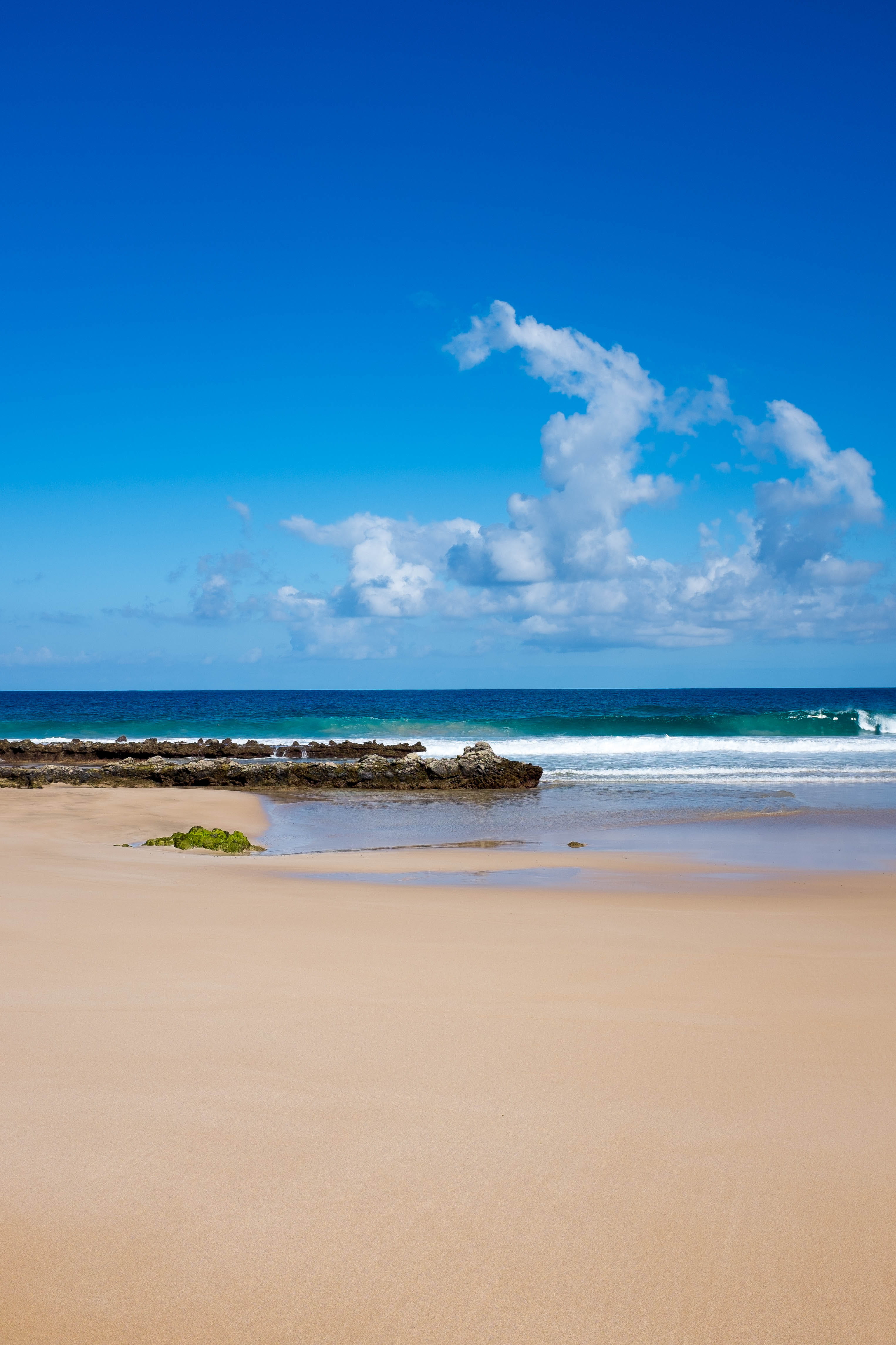 horizon, 4K, waves, cloud - sky, scenics - nature, outdoors, spain, sand, sea, clouds, ocean, tranquility, fuerteventura, clear, tranquil scene, day, no people, Phone HD Wallpaper