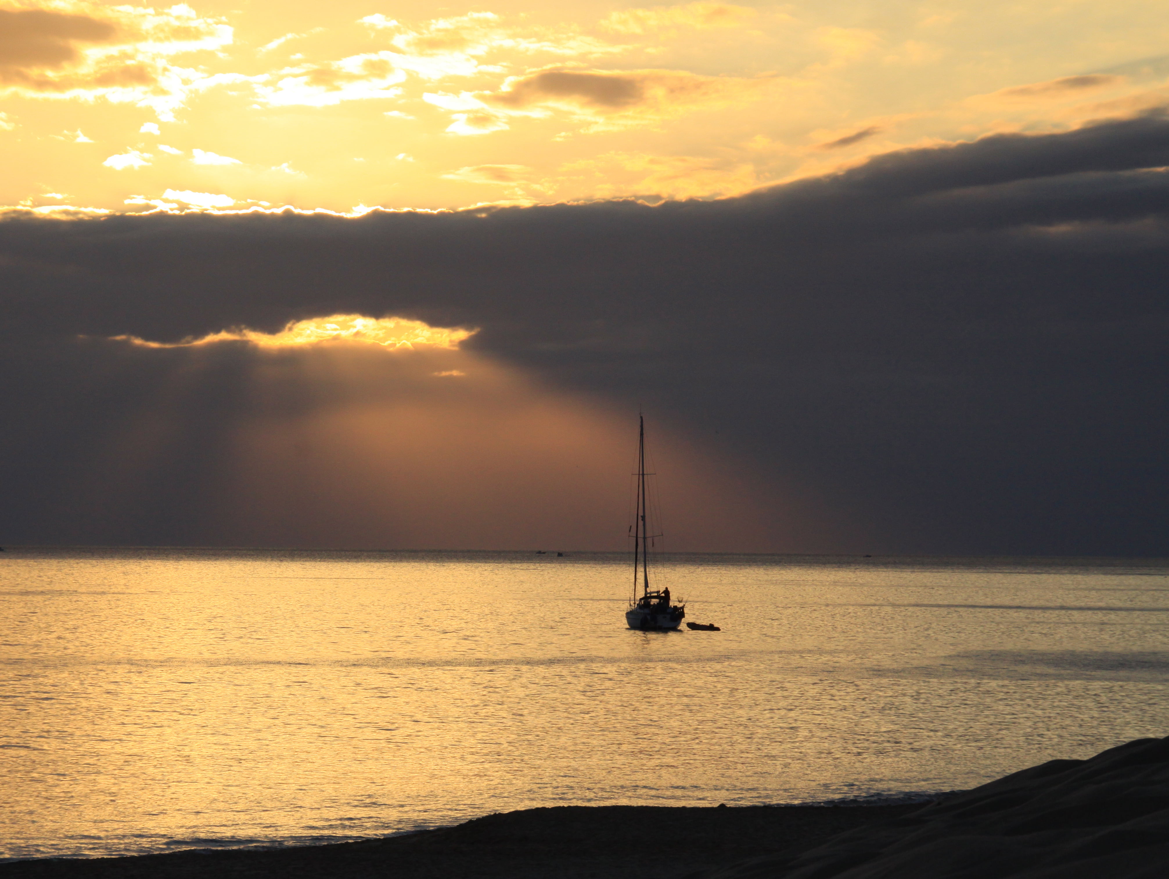 sunlight, Sunset, sunrise, water, sun, Ubuntu, sky, dusk, 3a, Canary Islands, Jandia, Fuerteventura, cloudy, sea, 4K, boat, nautical Vessel, nature, outdoors, HD Wallpaper