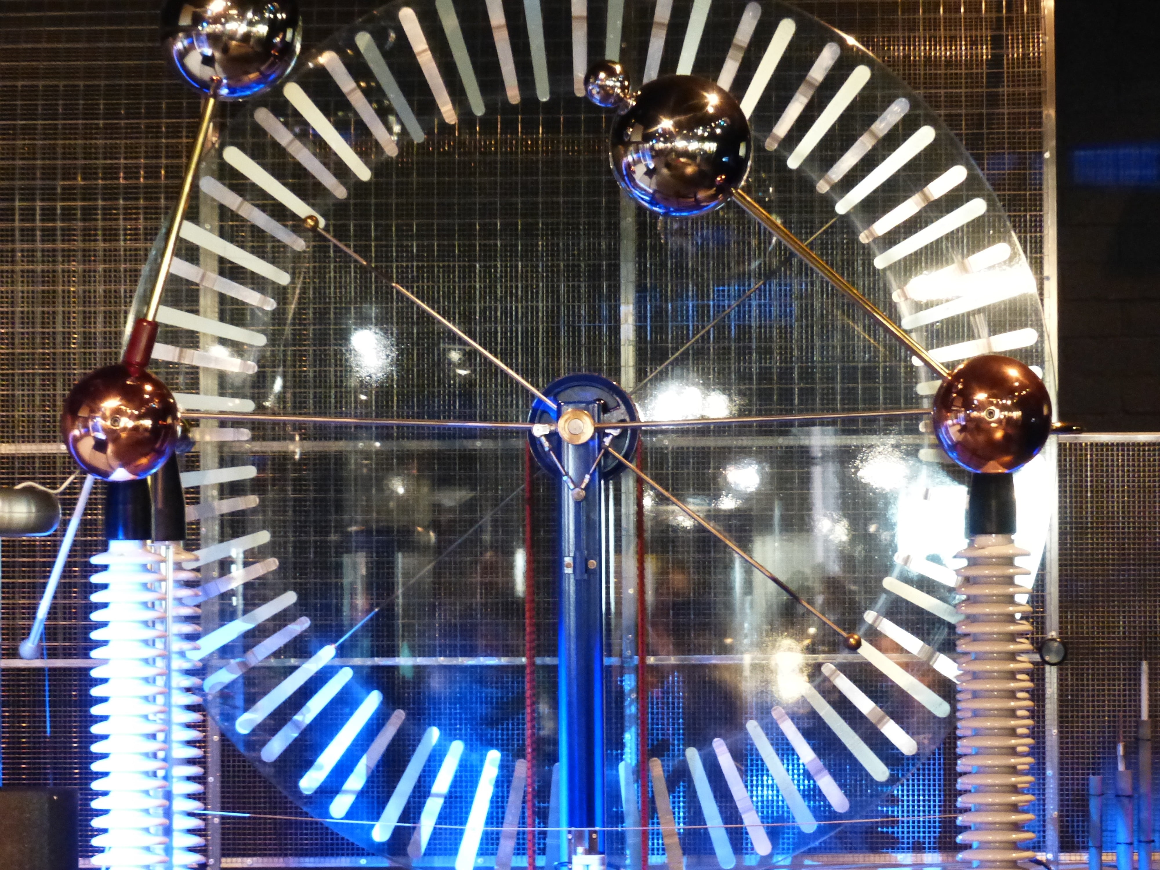 james wimshurst, 4K, group of people, electrical voltage, building, dc voltage, experiment, decoration, built structure, electrostatic generator, physics, HD Wallpaper