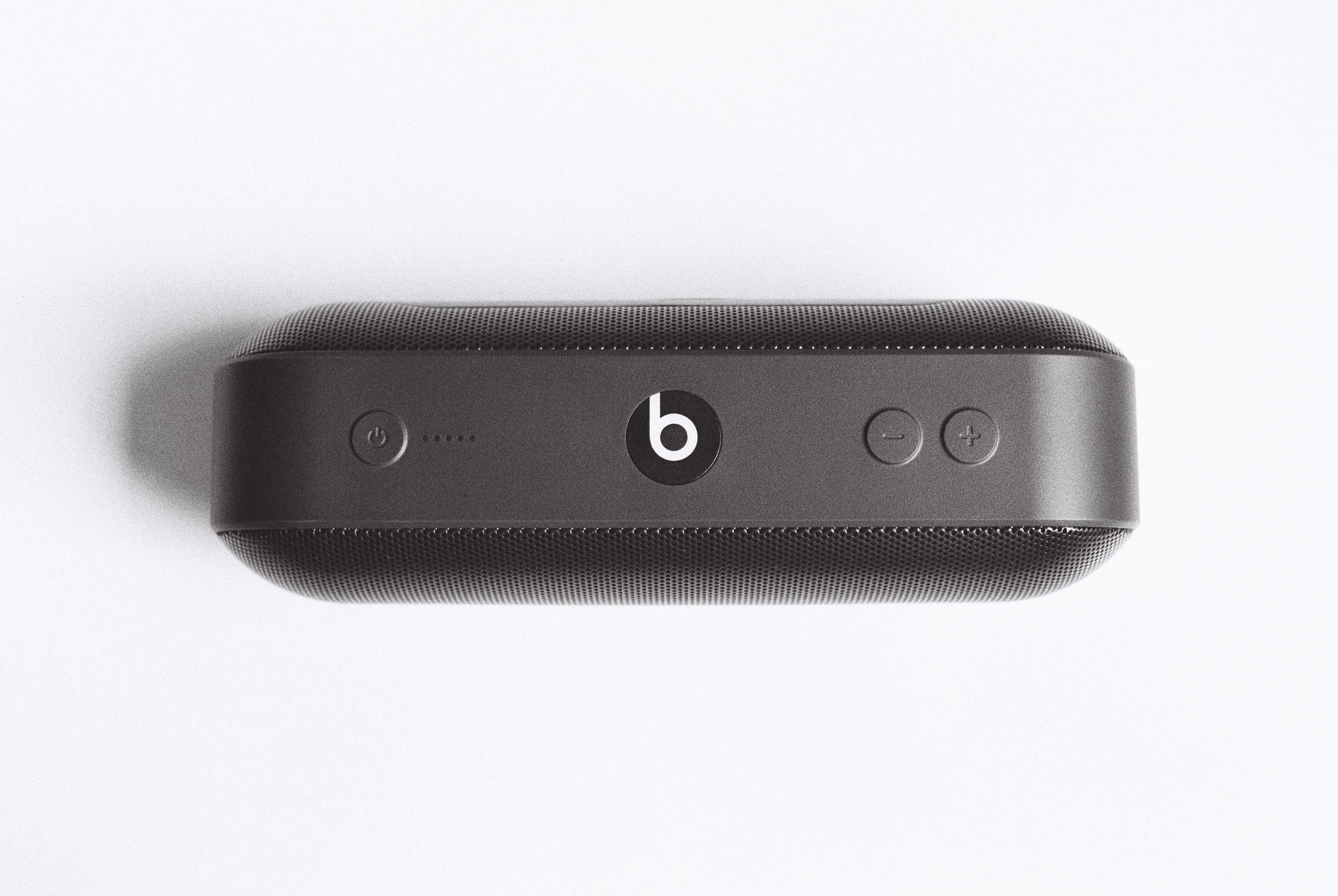 beats, atlanta, connector, wireless technology, internet, beatspill, midtown, white, sound, apple, no people, close-up, black and white, music, communication, HD Wallpaper