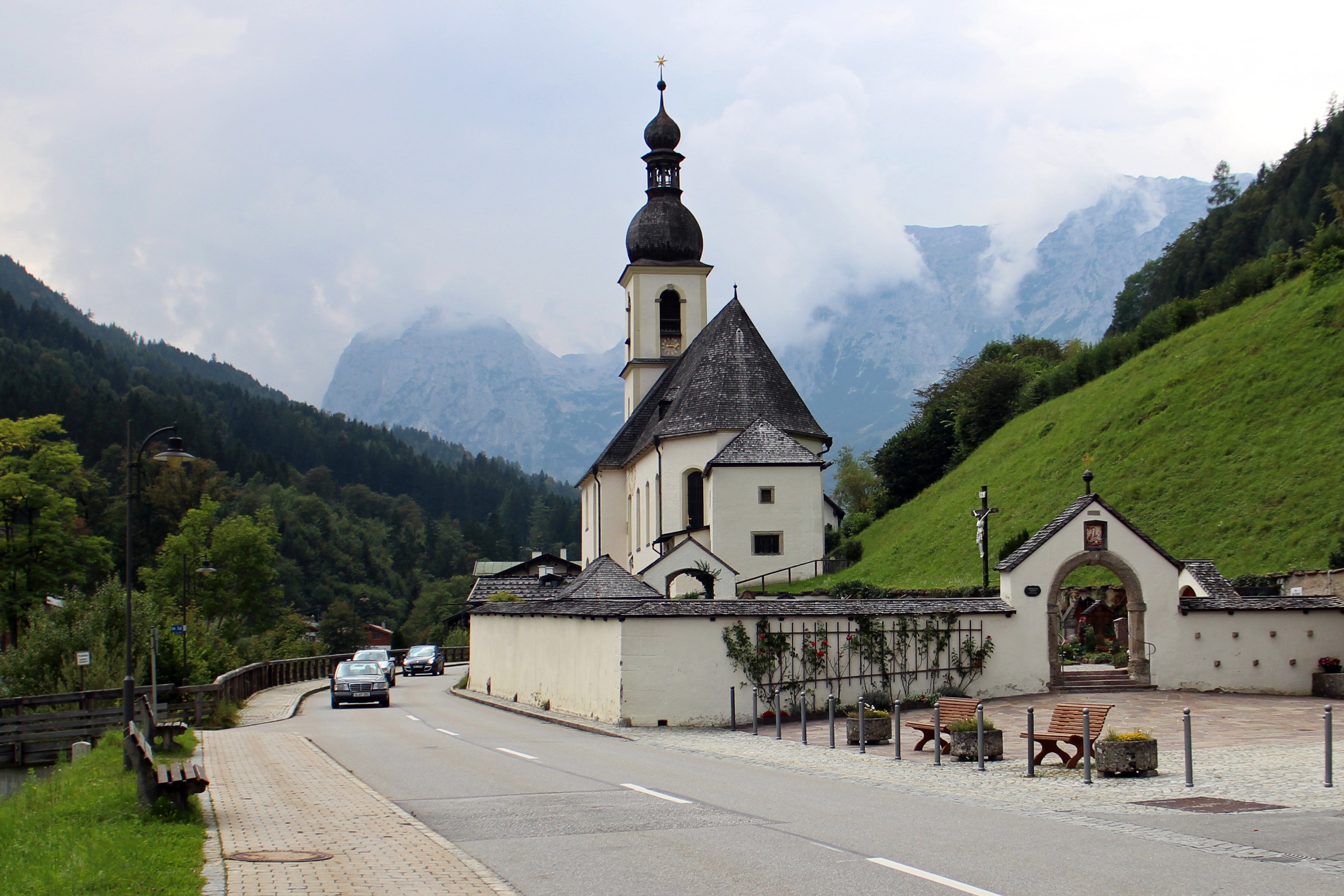 building exterior, architecture, incidental people, tourist attraction, house of worship, nature, upper bavaria, mountain range, christen, spire, religion, HD Wallpaper