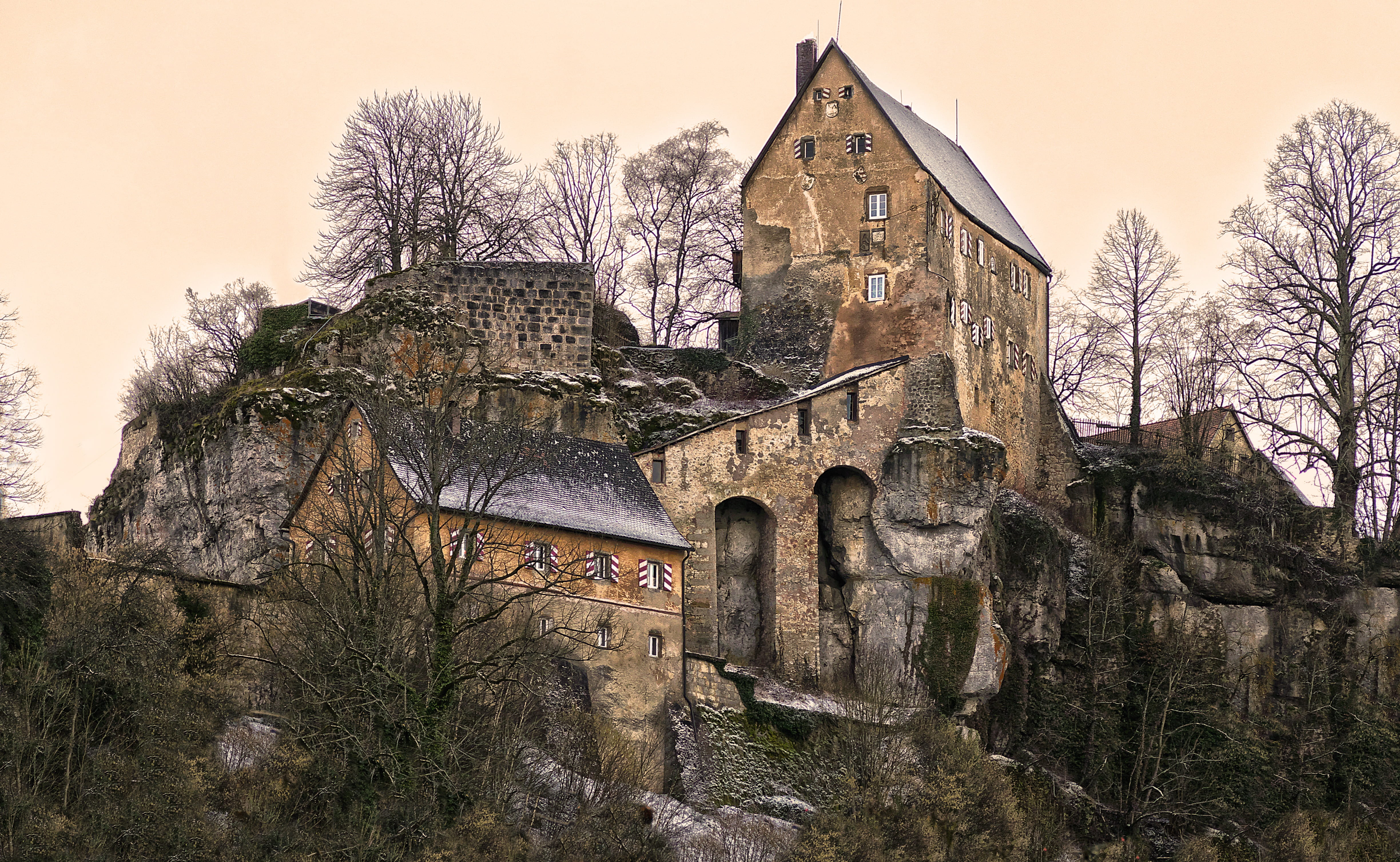 imposing, place of worship, height burg, roof, tree, winter, plant, sky, cold temperature, built structure, architecture, upper franconia, historically, HD Wallpaper