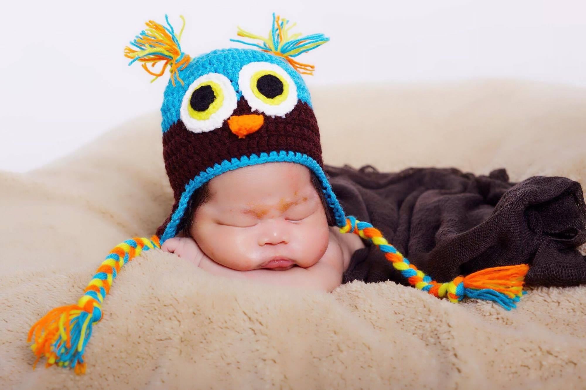 funny, 1080P, children only, baby, Infant, knitted, childhood, headshot, Thai, wearing, Baby, sleeping, people, real people, young, day, lying down, babyhood, HD Wallpaper