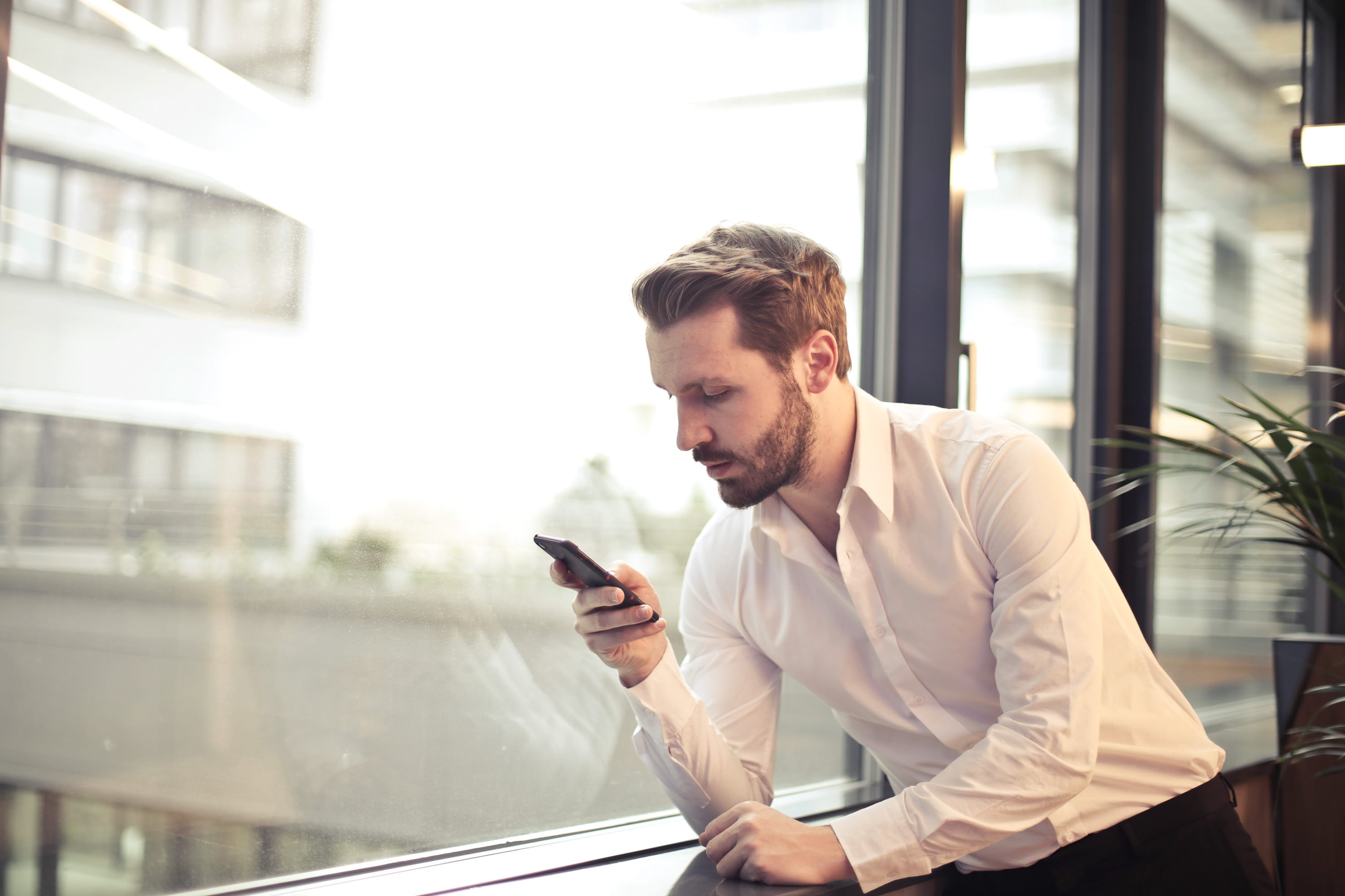 technology, Interior, wireless technology, business person, shirt, male, telephone, mobile phone, businessman, people, message, caucasian, day, business, HD Wallpaper