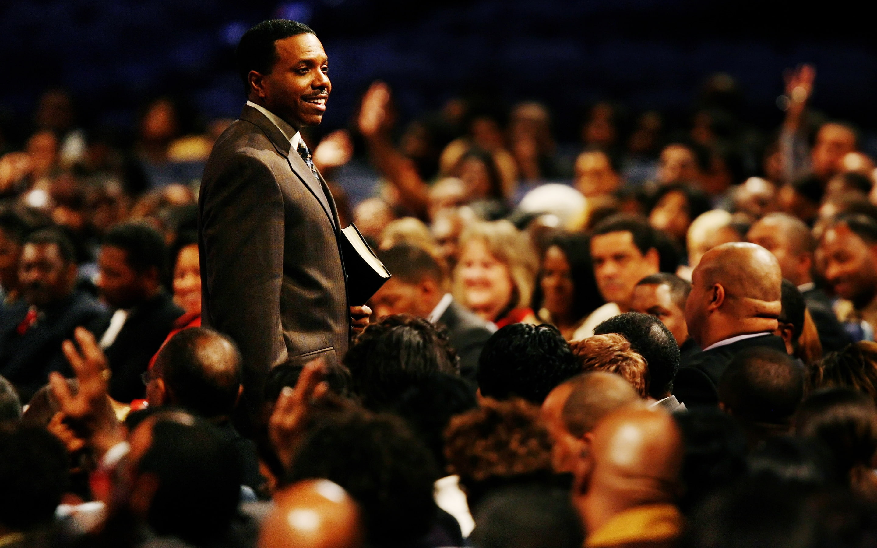 2K, meeting room, dollar, pastor, creflo, people, HD Wallpaper