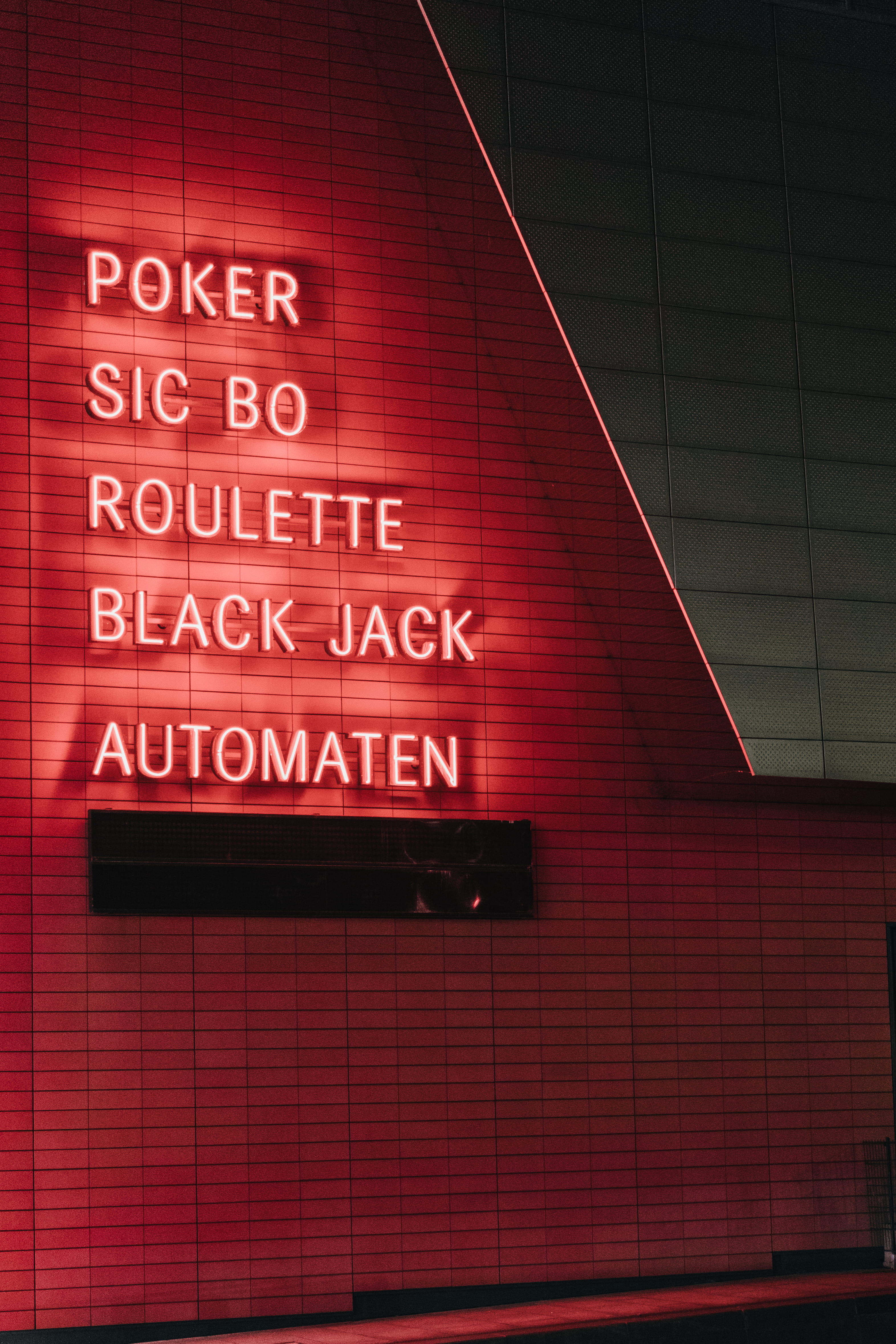day, wall, lighted, built structure, sic, sign, signage, low angle view, brick wall, casino, poker, roulette, jack, western script, no people, building exterior, Phone HD Wallpaper