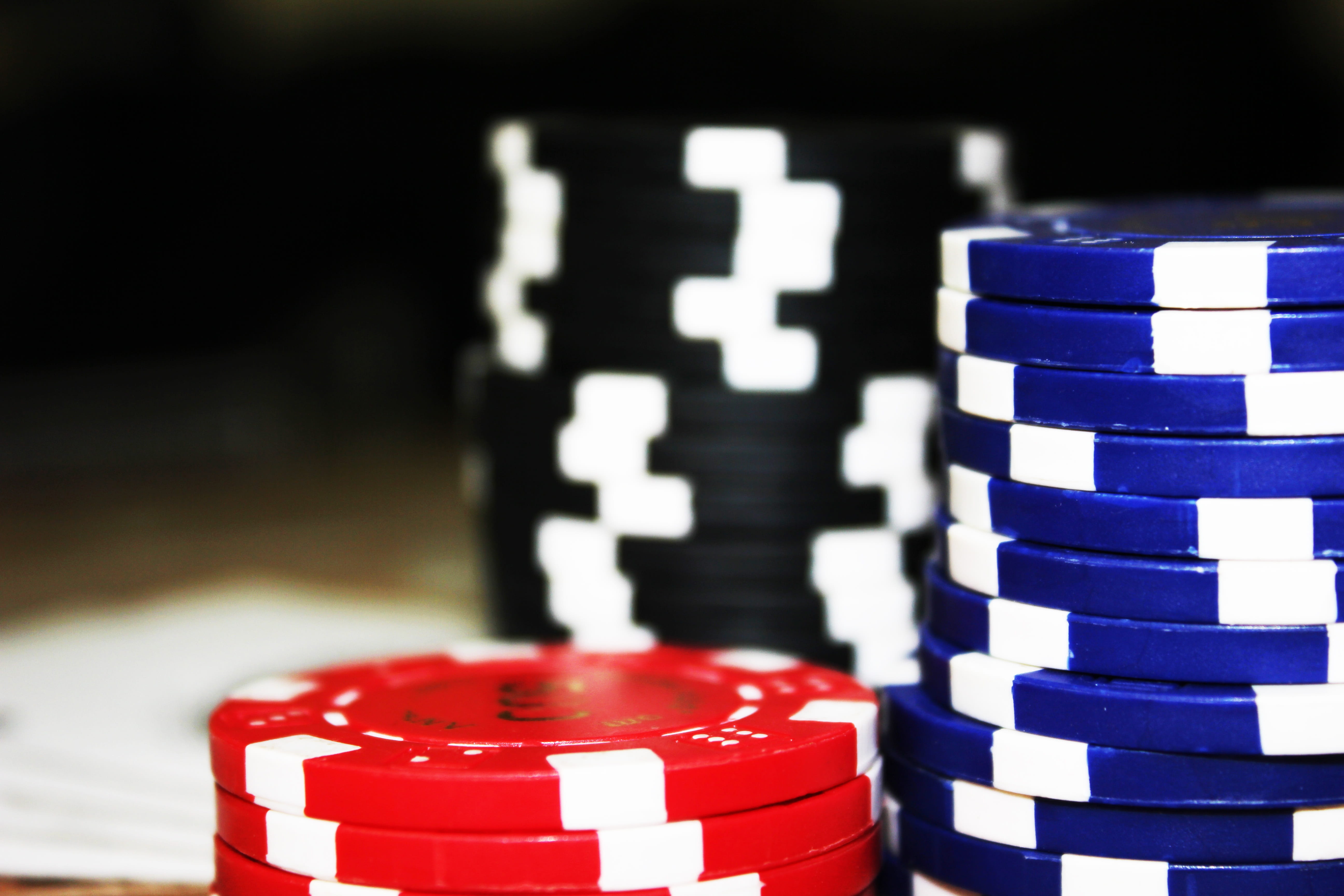 toy block, blackjack, in a row, Casino, close-up, Chips, bet, poker, relaxation, las vegas, sport, group of objects, outdoors, Luck, container, day, studio shot, HD Wallpaper