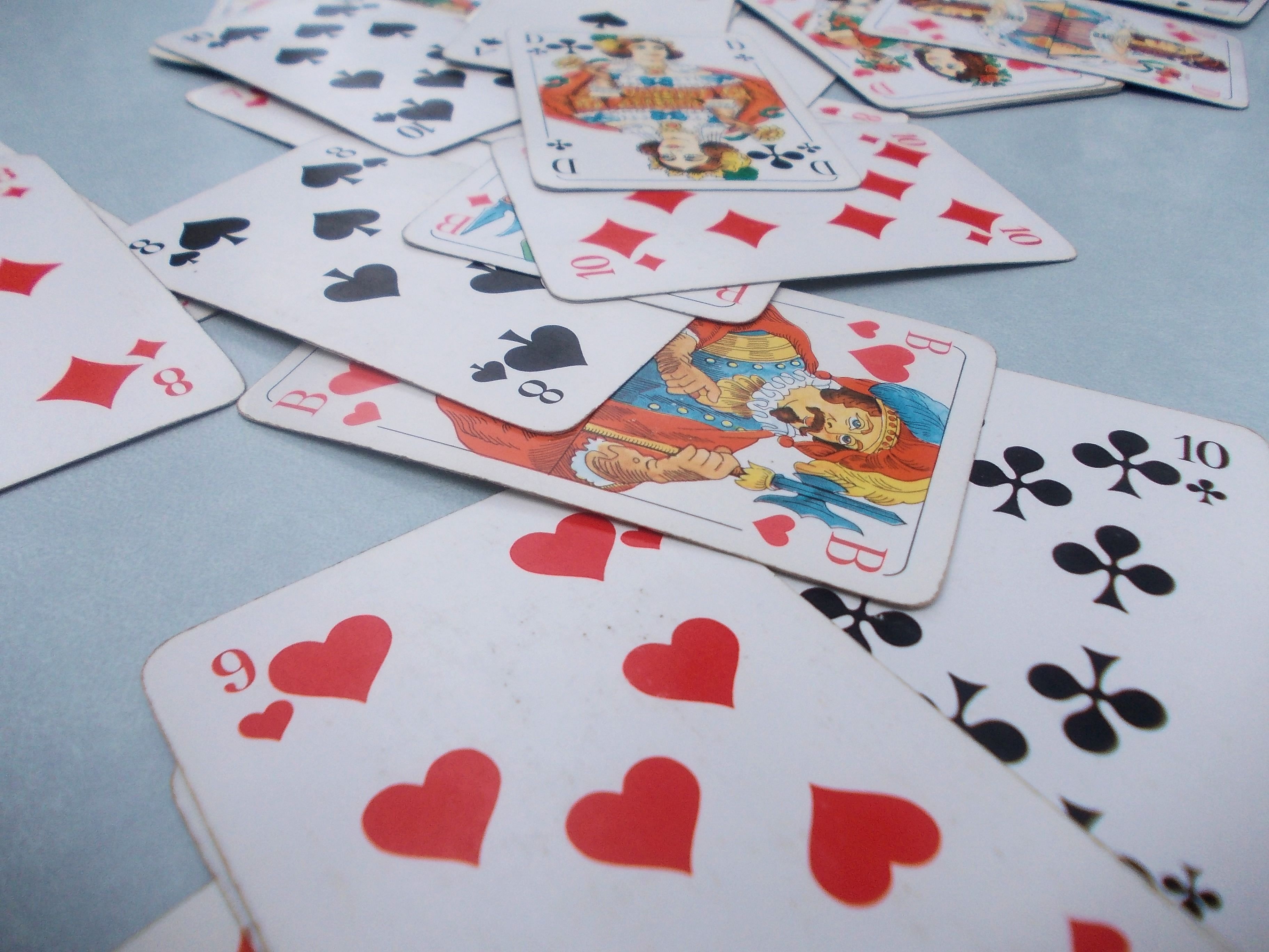queen Card, cards, playing Cards, ace, heart Suit, leisure Games, 2K, king Card, card game, red, opportunity, club Suit, play, win, currency, diamond Suit, HD Wallpaper