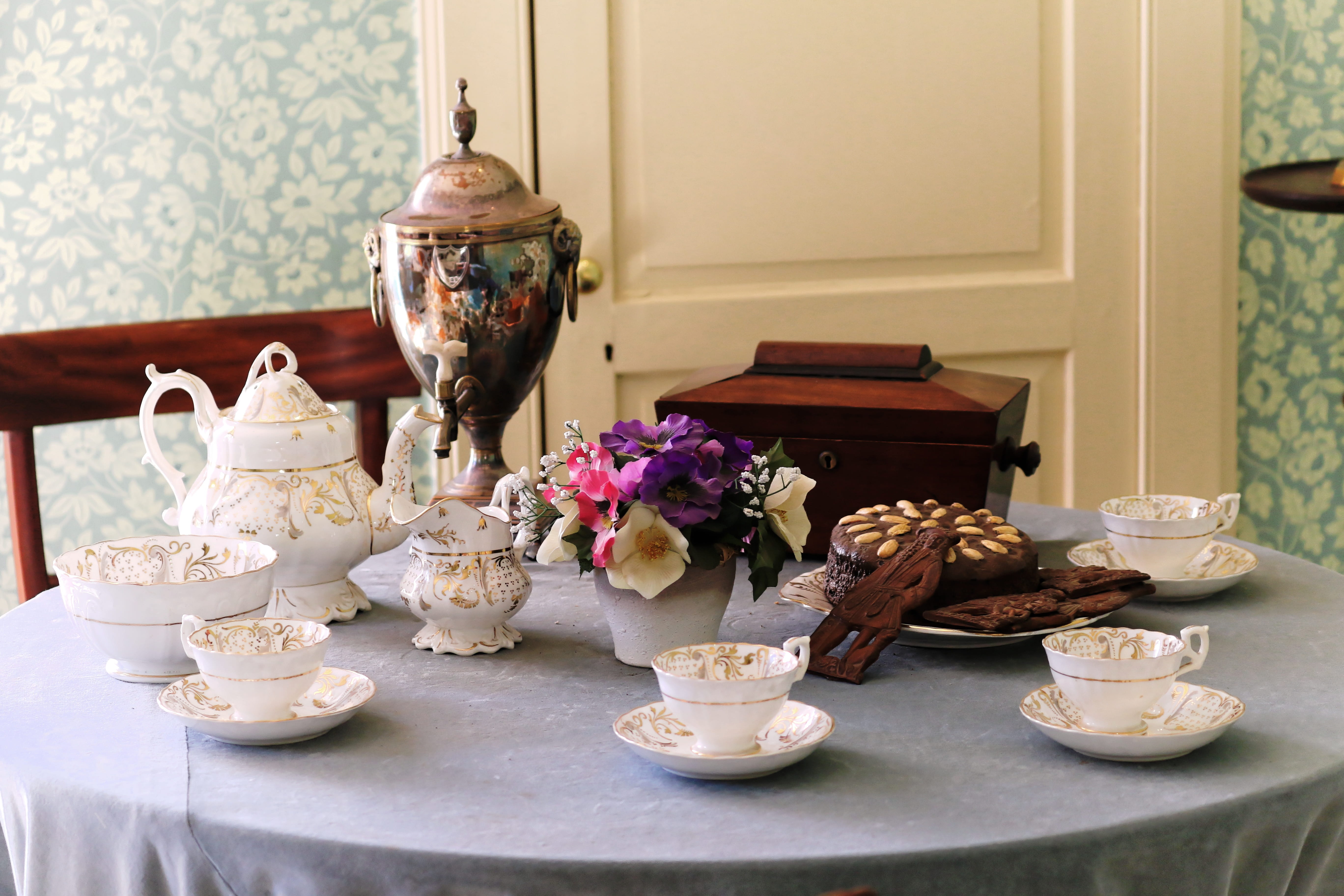 teacup, freshness, flower, luxury, hot, antique, teapot, food and drink, tea, table, hot drink, cafe, tea - hot drink, cup, decorative, elegance, beverage, HD Wallpaper