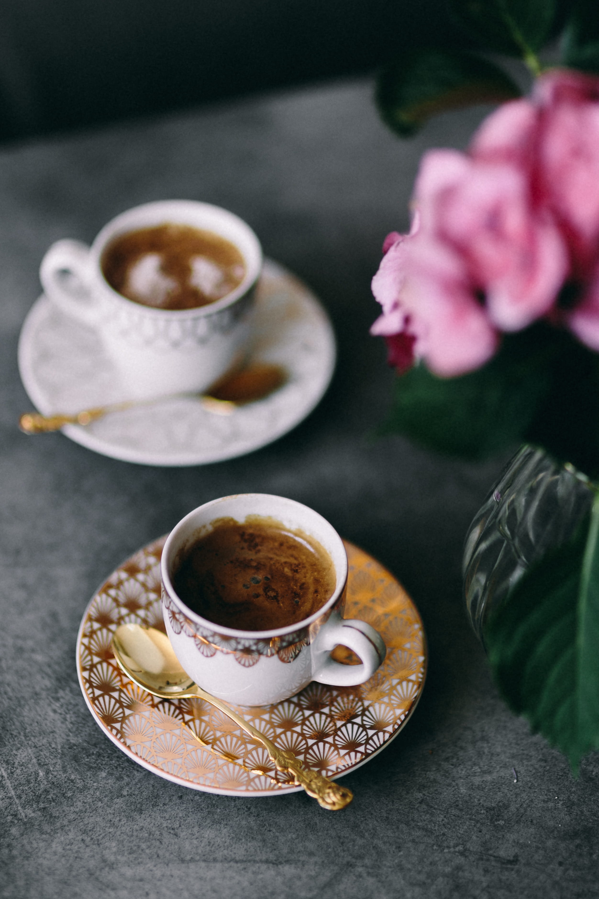 hot drink, flowering plant, plant, floral pattern, Coffee, freshness, crockery, still life, coffee - Drink, cups, cup of coffee, caffeine, golden cups, Phone HD Wallpaper