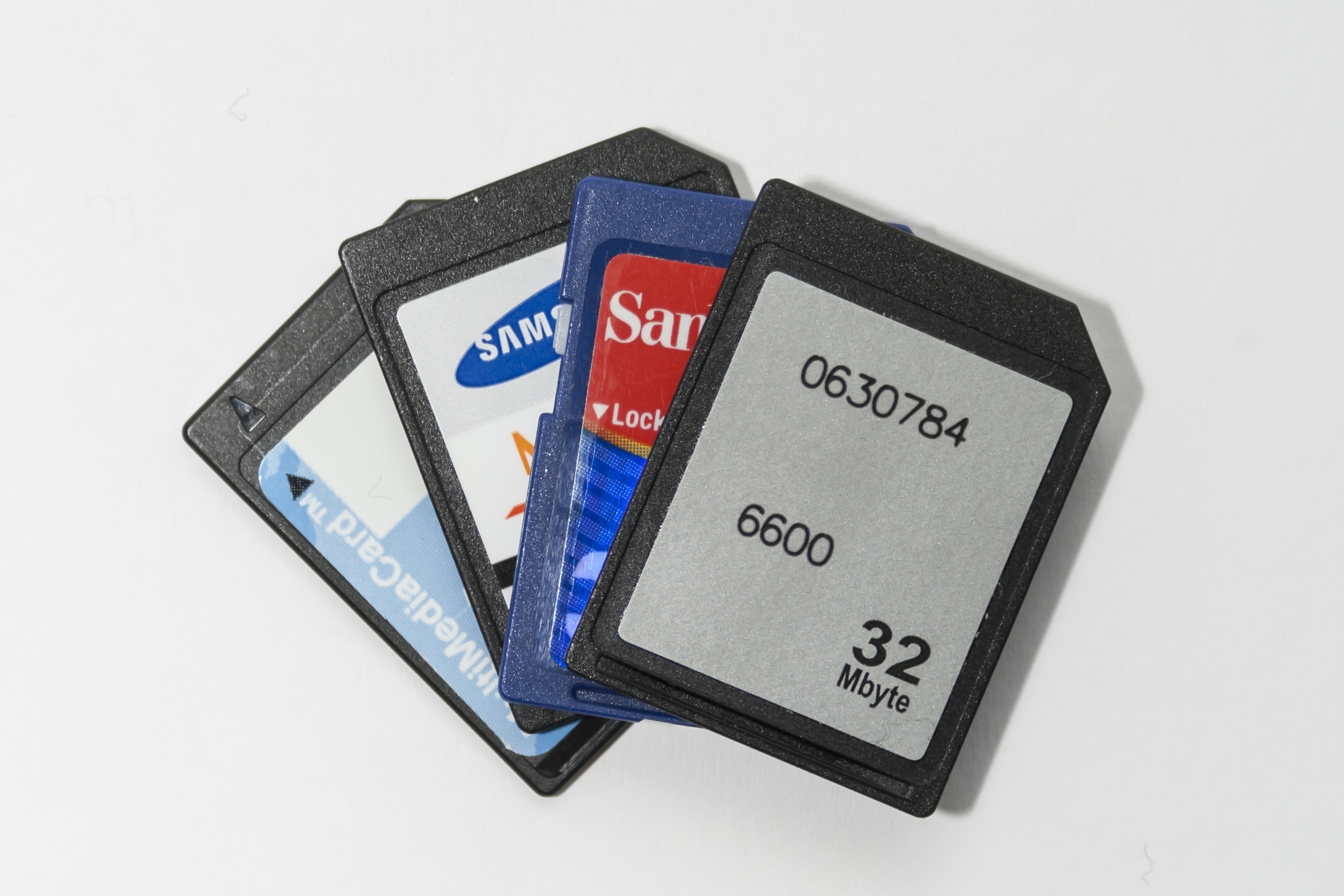 media, memory cards, text, internet, no people, close-up, patriotism, cards, sd card, memory stick, choice, business, external, removable, western script, HD Wallpaper