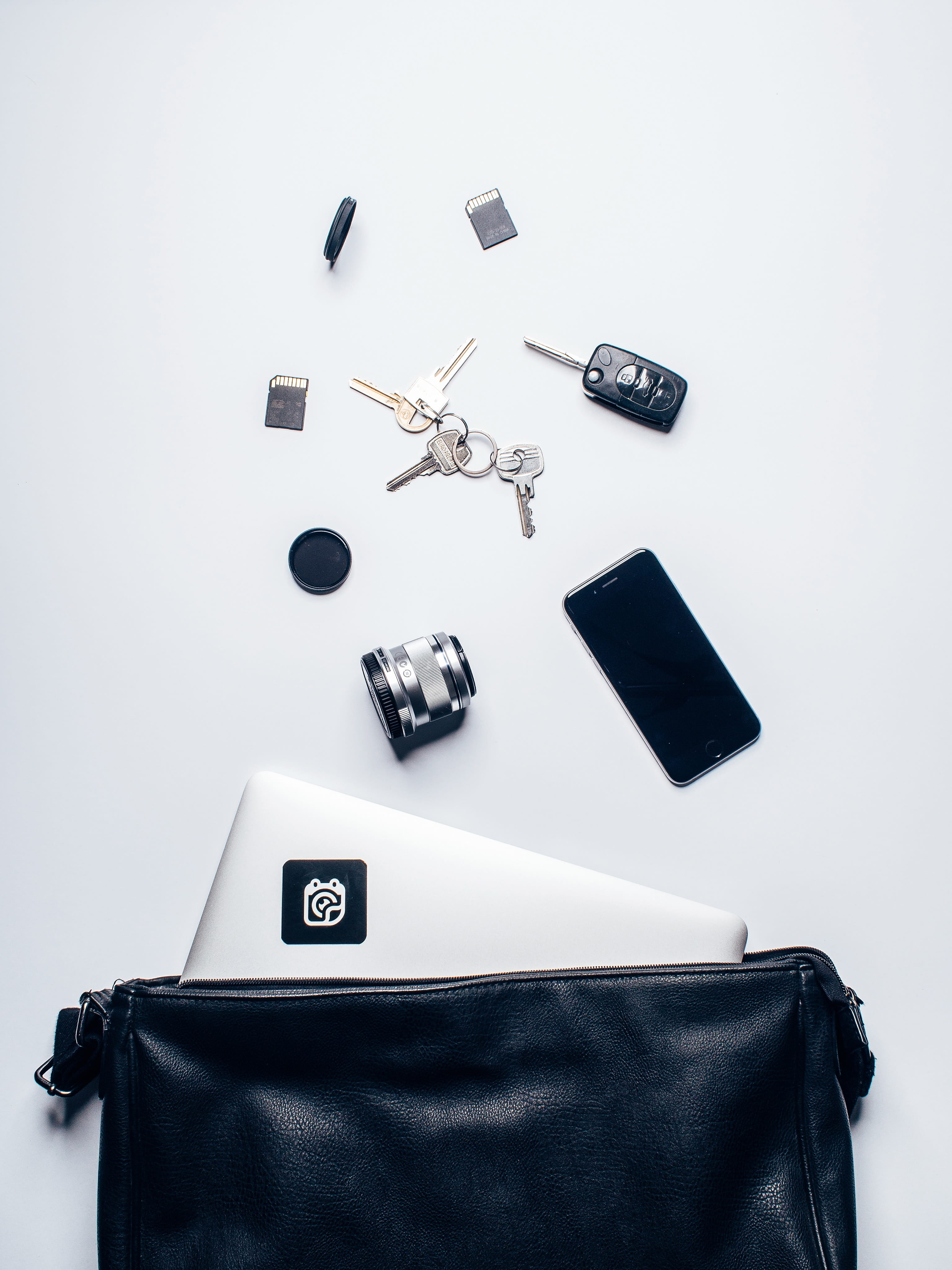no people, indoors, keys, large group of objects, arts culture and entertainment, iphone, flat, technology, 4K, group of objects, communication, clothing, Phone HD Wallpaper