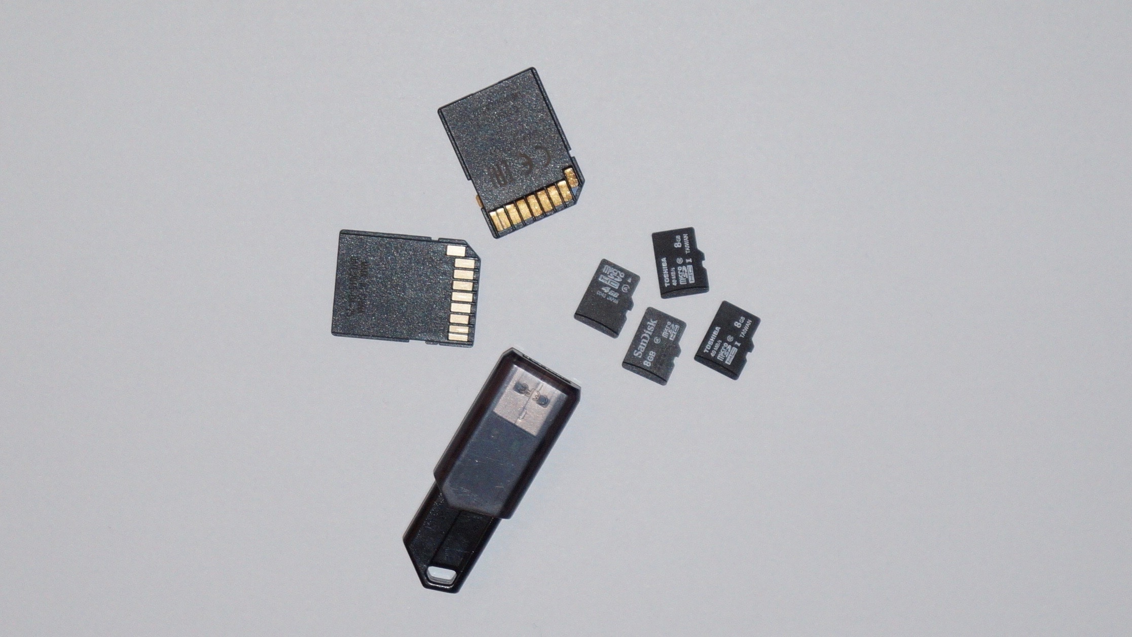 black color, connection, group of objects, large group of objects, sd card, usb stick, sd, close-up, still life, directly above, studio shot, communication, HD Wallpaper