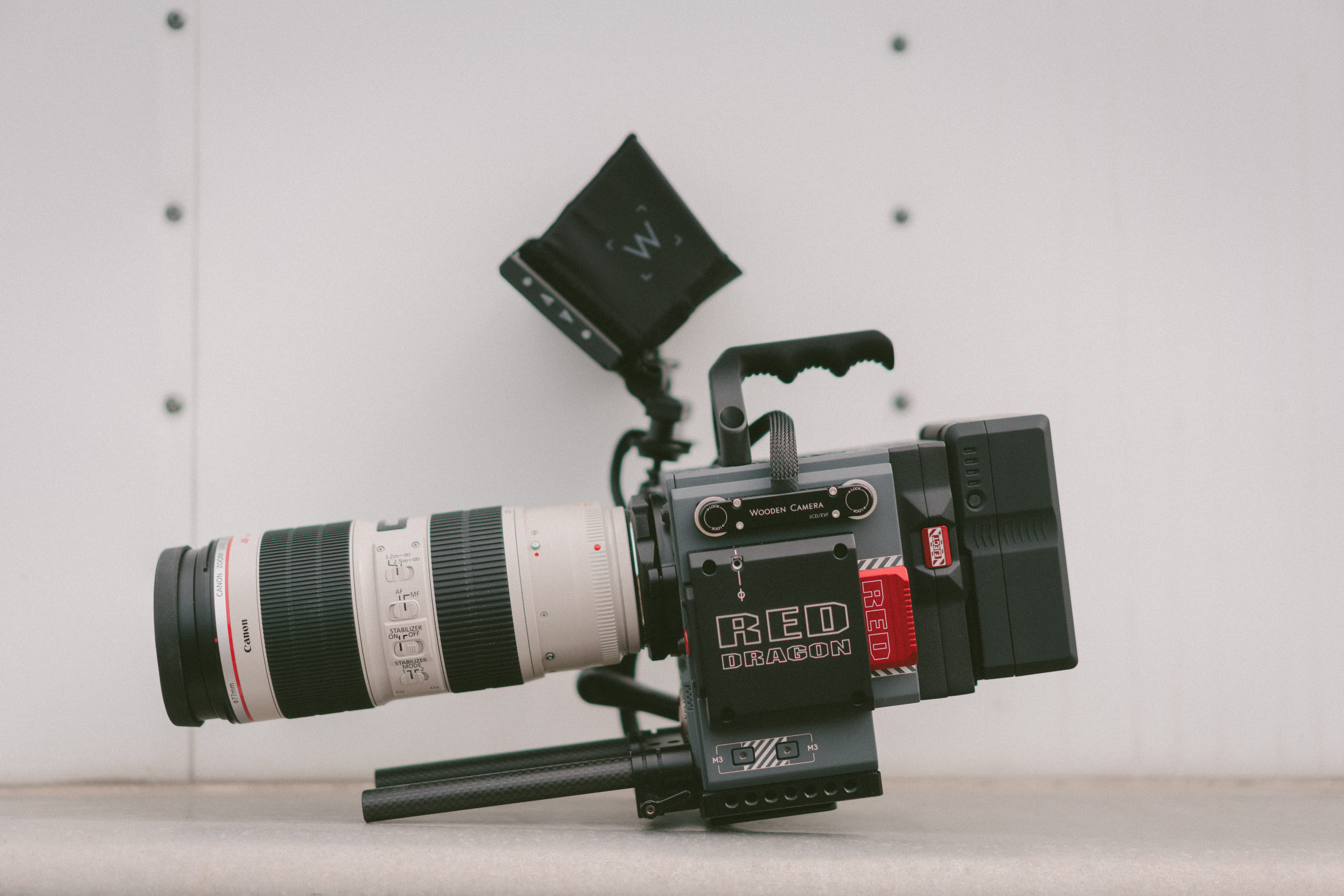 len, video, single object, production, red, camera - photographic equipment, studio shot, protection, lens, indoors, video camera, black, canon, photographic equipment, HD Wallpaper