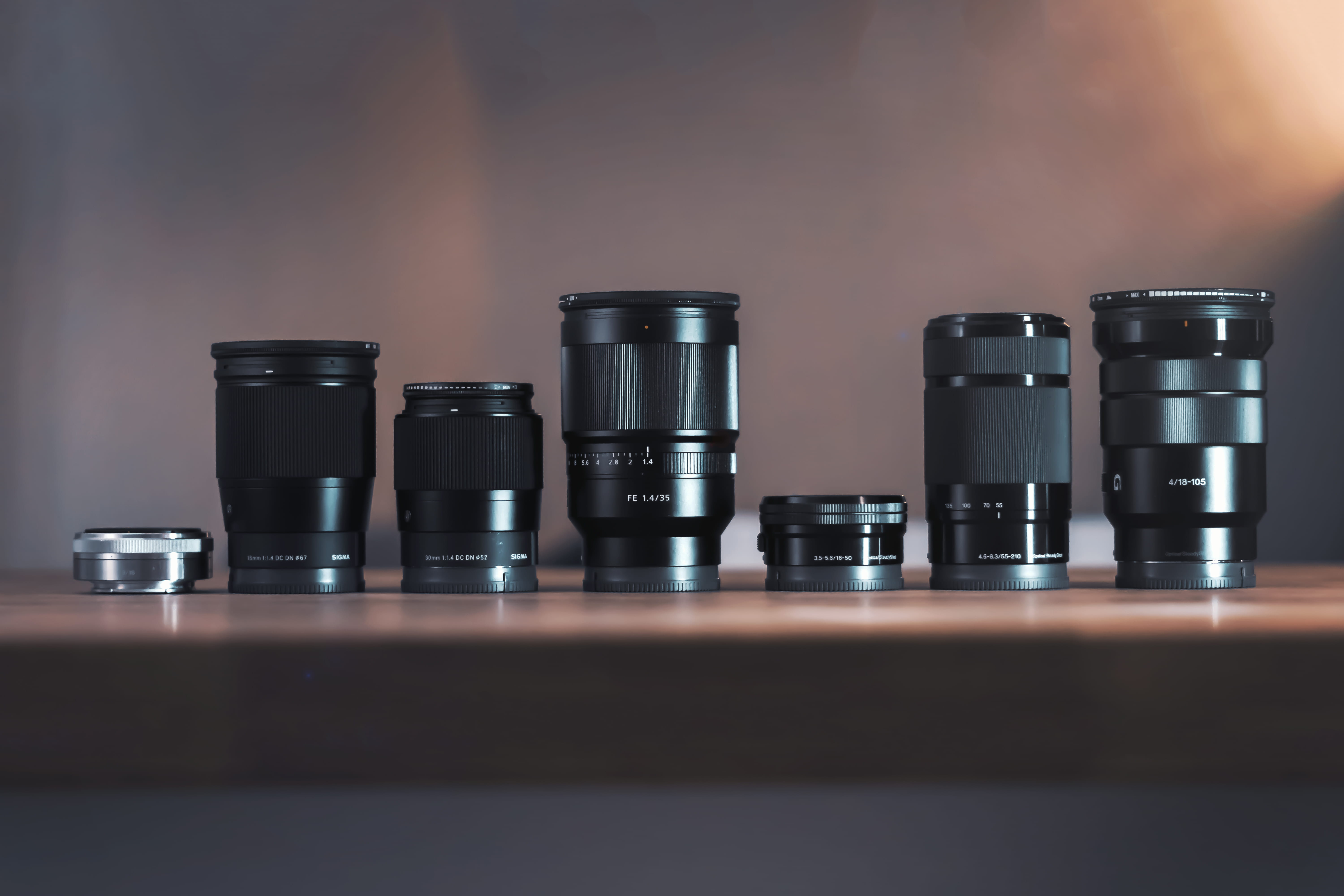 5K, variation, close-up, set, container, stack, collection, in a row, dslr, selective focus, row, side by side, black, still life, reflection, f1.4, light, HD Wallpaper